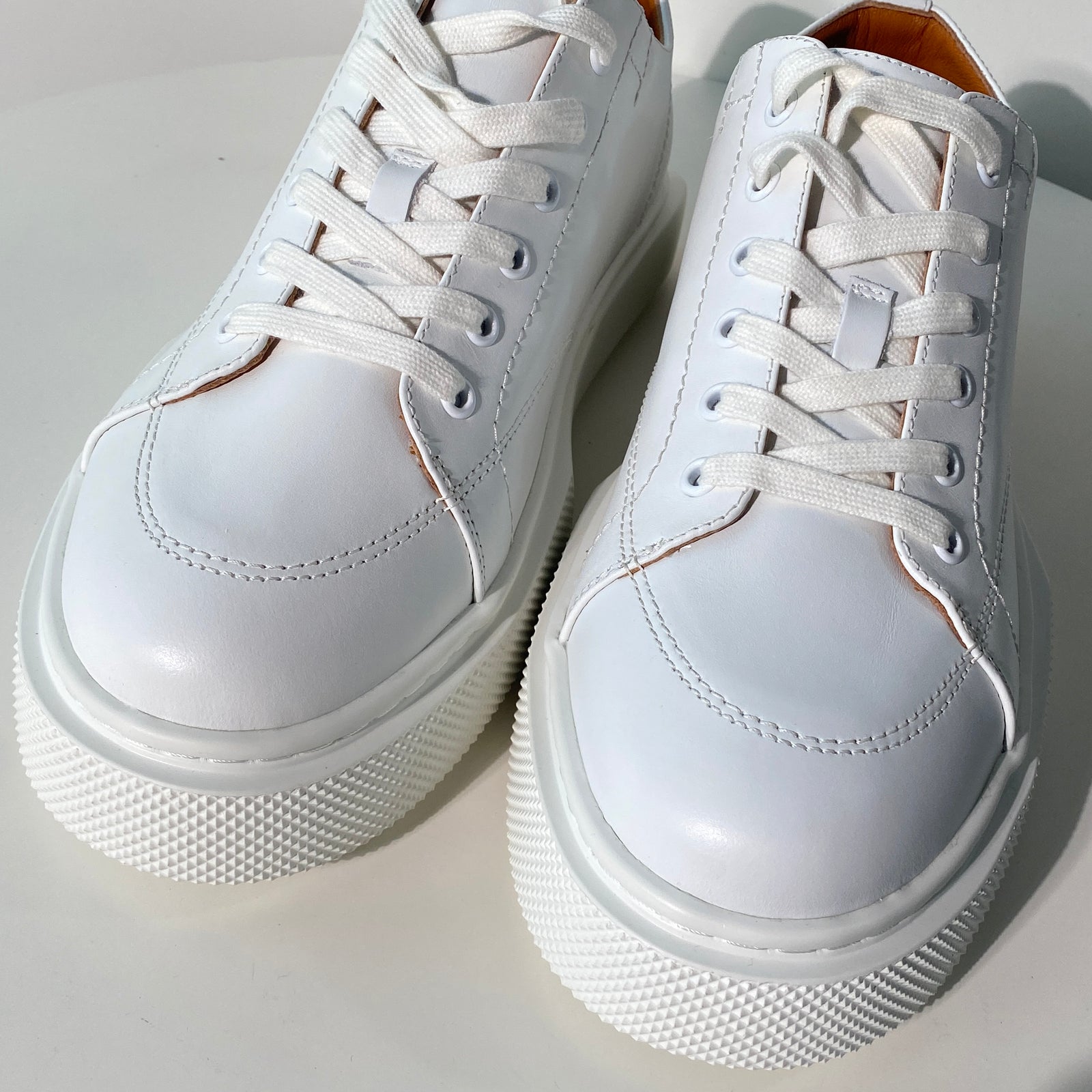 국내) 초미세하자) 에르메스 하루 더비 스니커즈 / 화이트 46