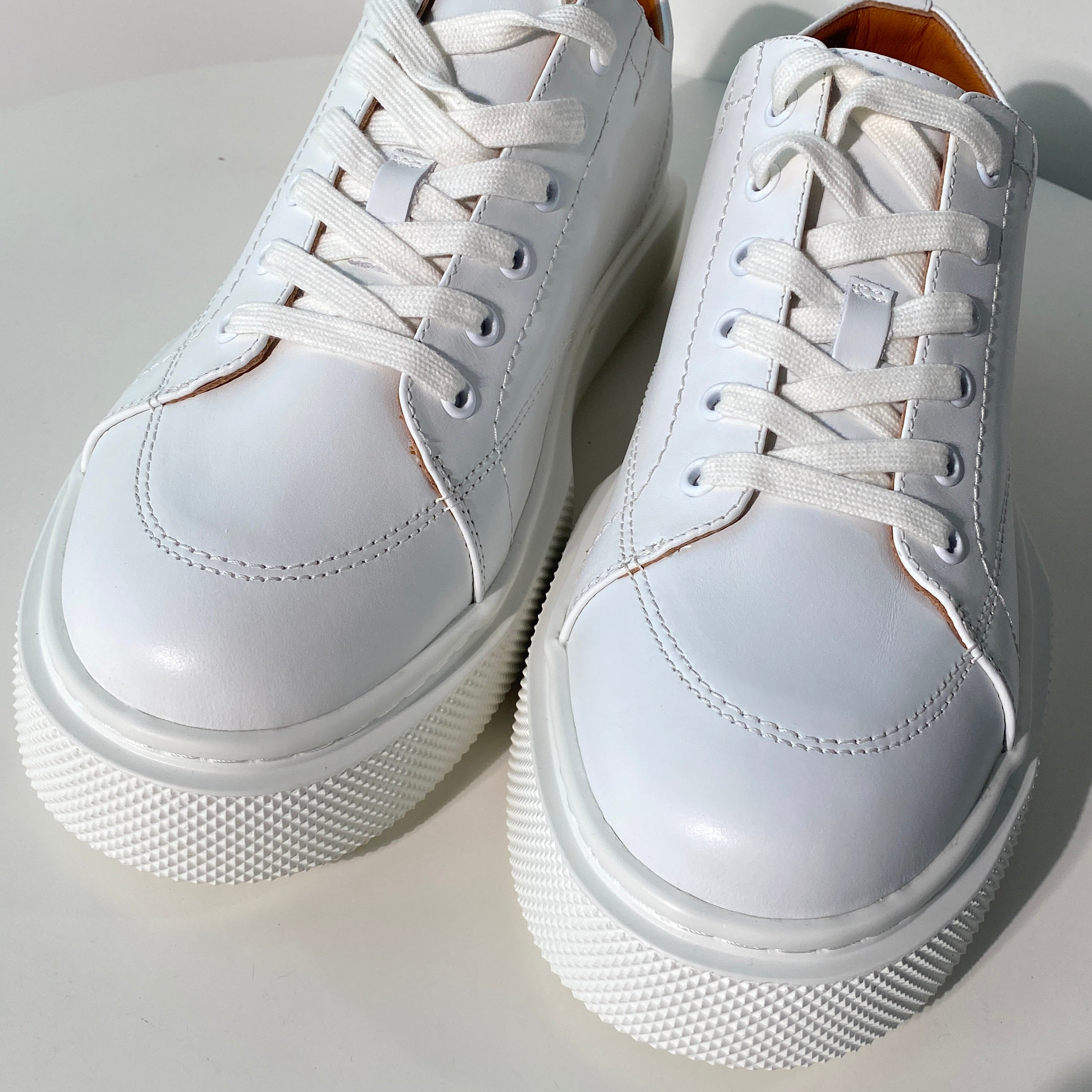 국내) 초미세하자) 에르메스 하루 더비 스니커즈 / 화이트 46