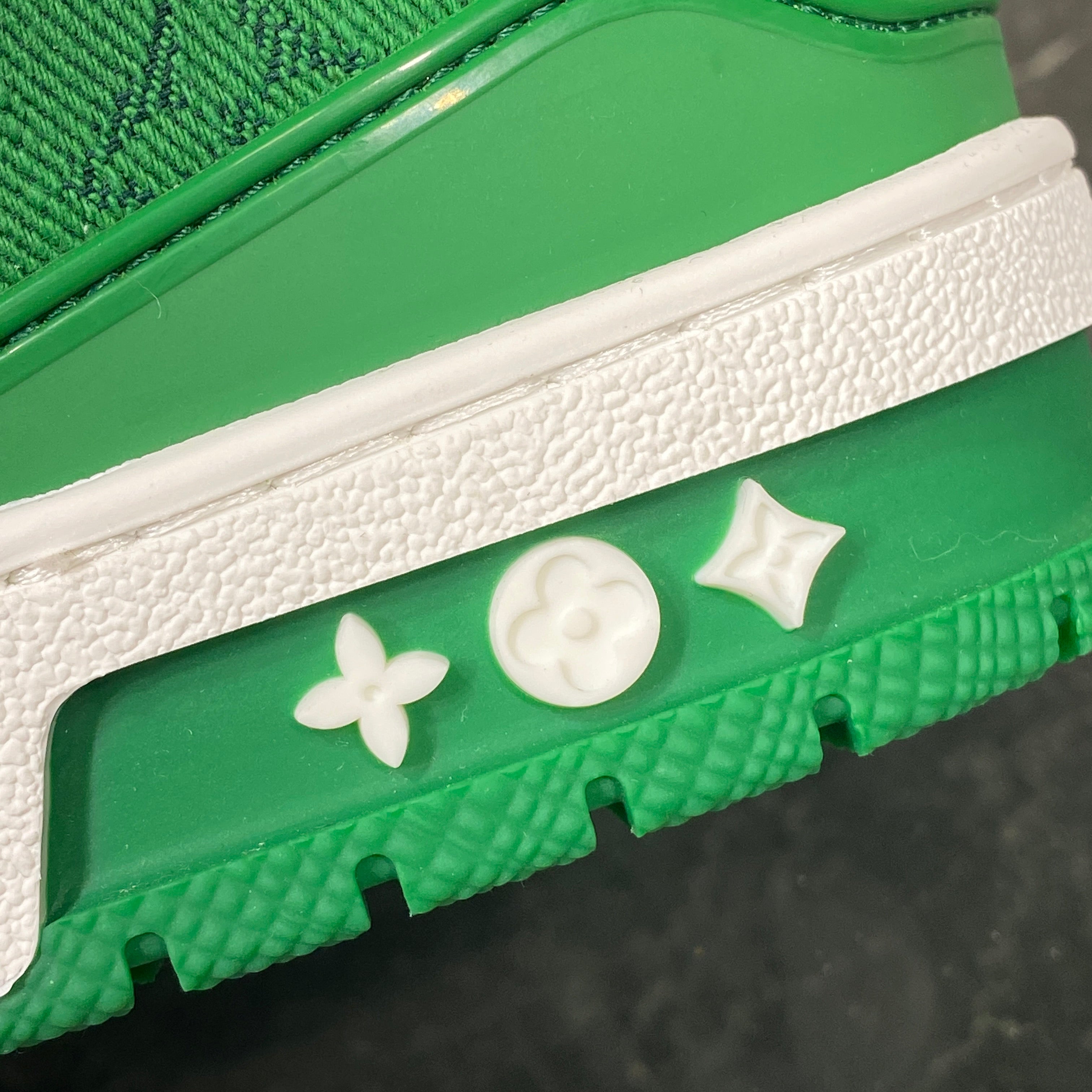 국내) 루이비통 LV 트레이너 스니커즈 모노그램 / 데님 그린 265사이즈