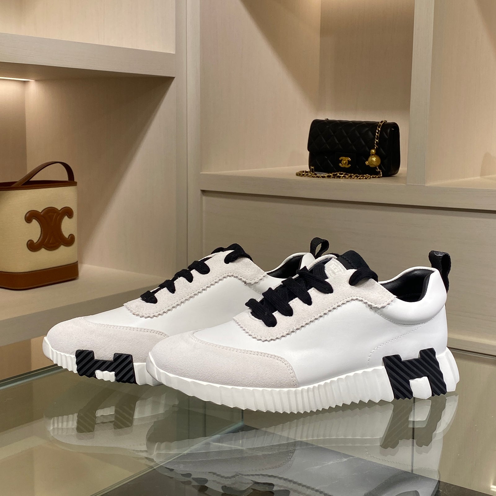 국내) 미세하자) 에르메스 바운싱 스니커즈 / 화이트 블랙 38