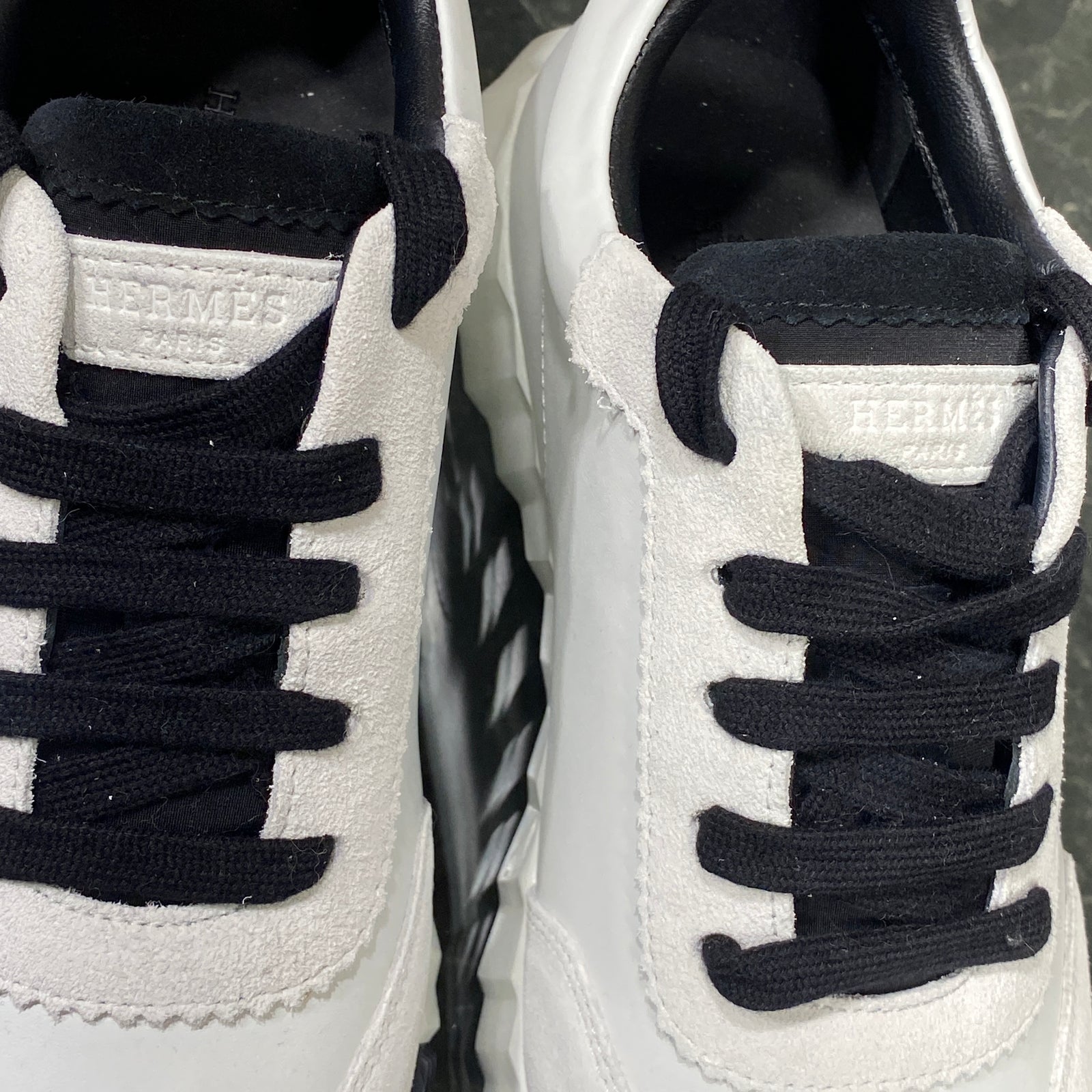 국내) 미세하자) 에르메스 바운싱 스니커즈 / 화이트 블랙 38