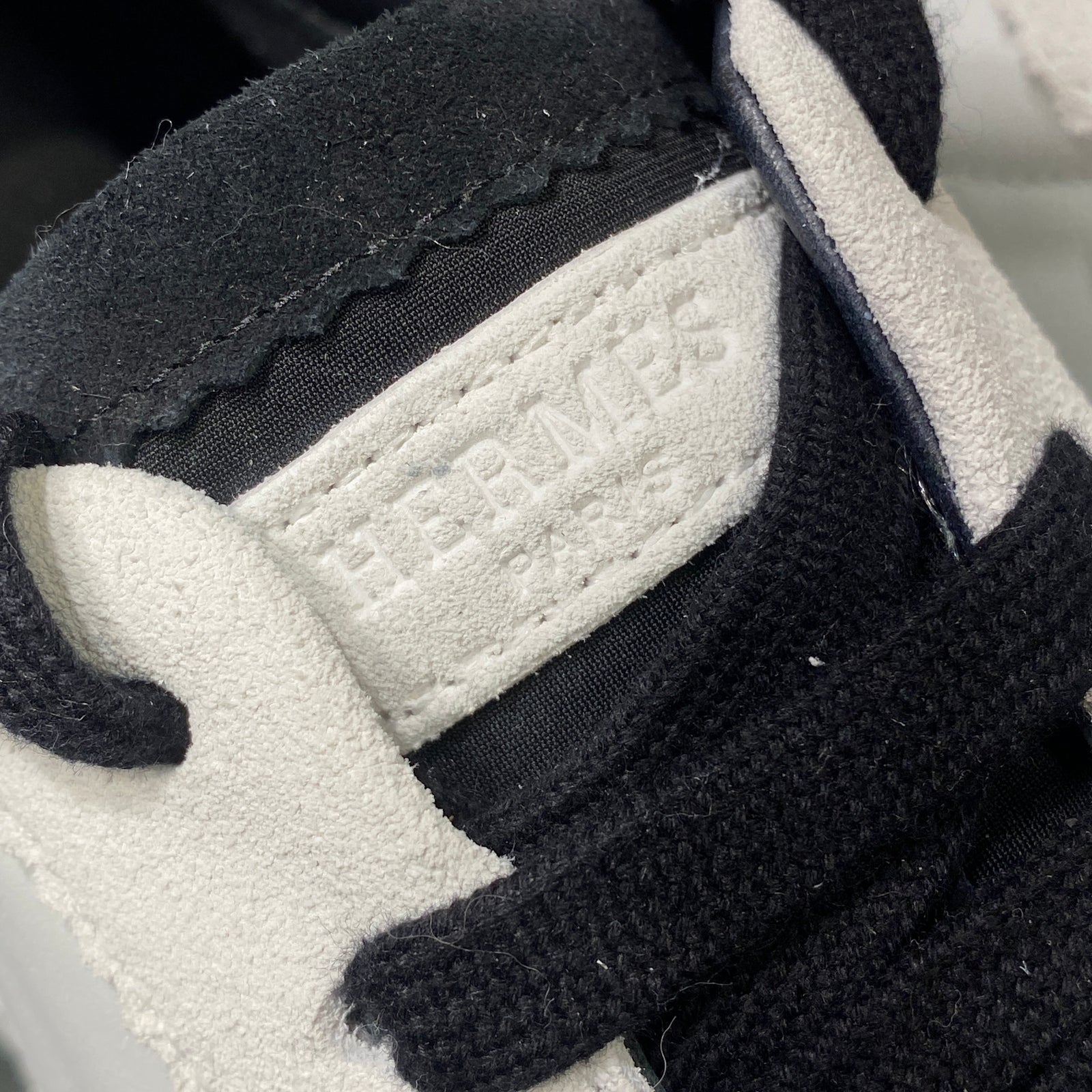 국내) 미세하자) 에르메스 바운싱 스니커즈 / 화이트 블랙 38