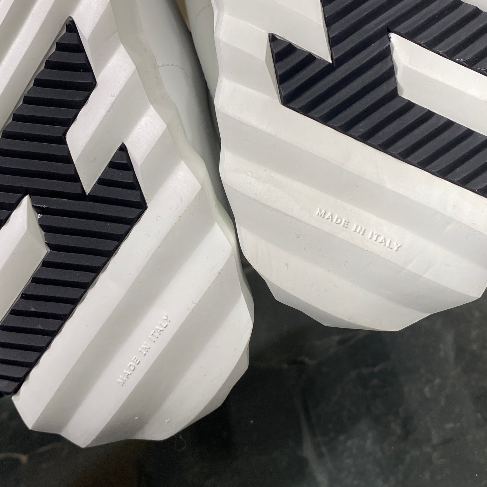 국내) 미세하자) 에르메스 바운싱 스니커즈 / 화이트 블랙 38