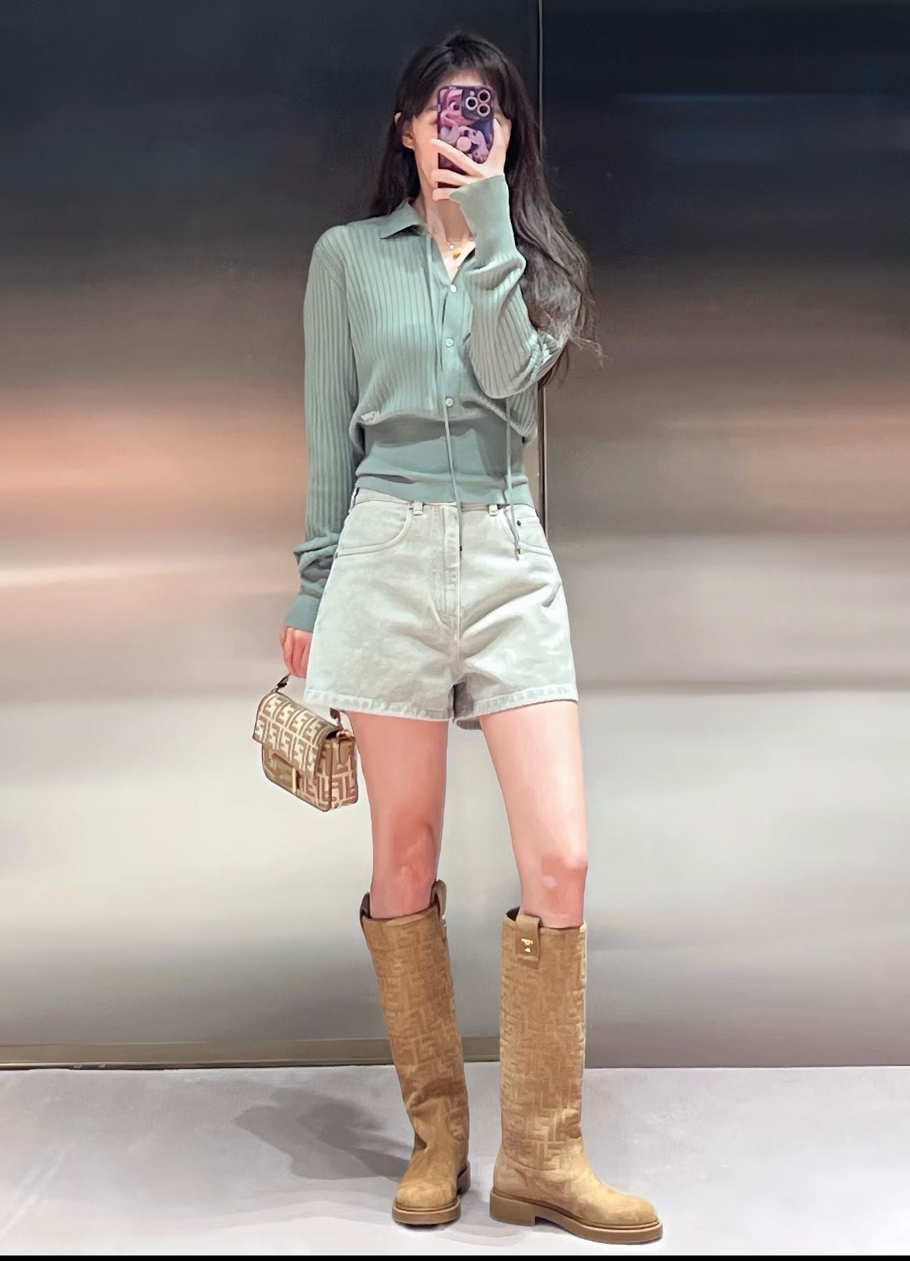 펜디 필로 모노그램 니 하이 부츠