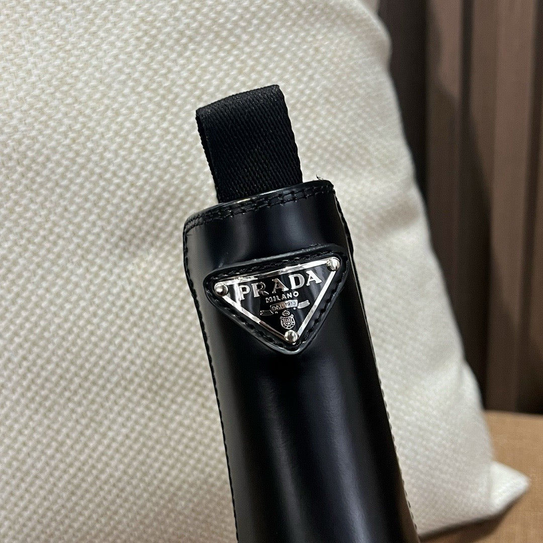 프라다 삼각 로고 앵클 부츠