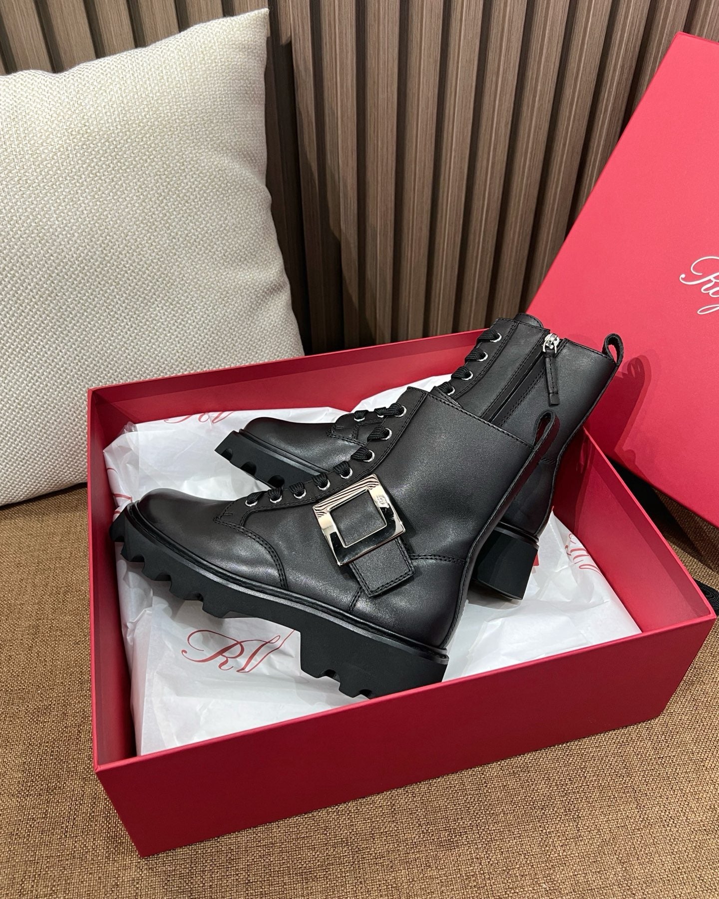 로저비비에 비브 레인저스 레더 부티 블랙