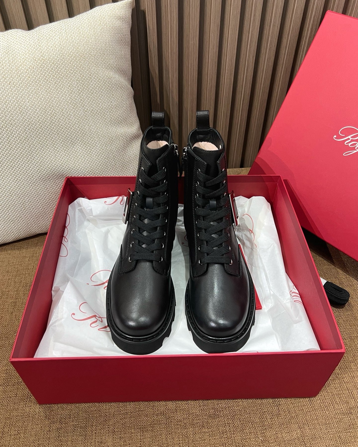 로저비비에 비브 레인저스 레더 부티 블랙