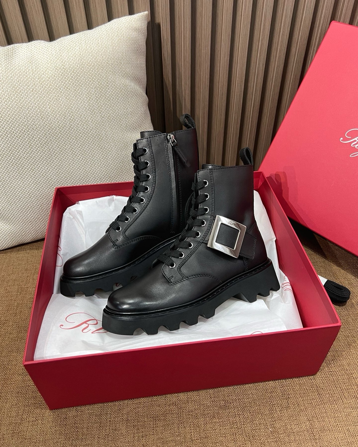 로저비비에 비브 레인저스 레더 부티 블랙