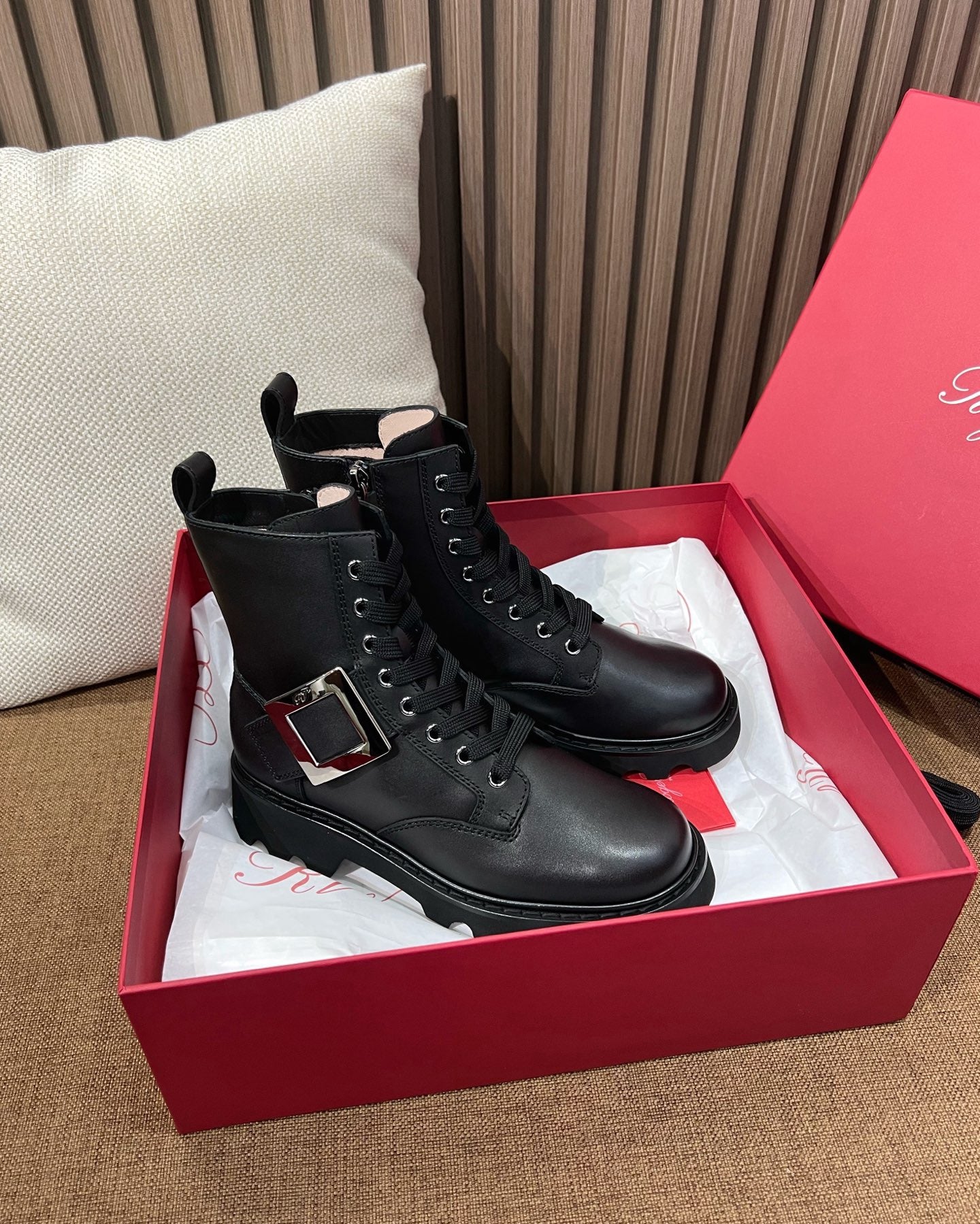 로저비비에 비브 레인저스 레더 부티 블랙