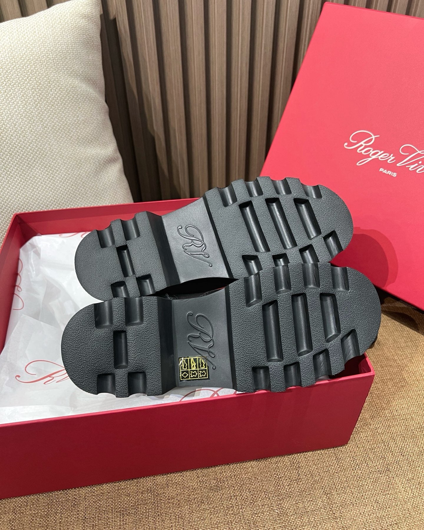 로저비비에 비브 레인저스 레더 부티 블랙