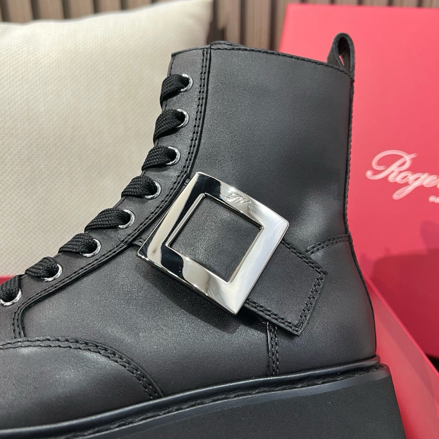 로저비비에 비브 레인저스 레더 부티 블랙