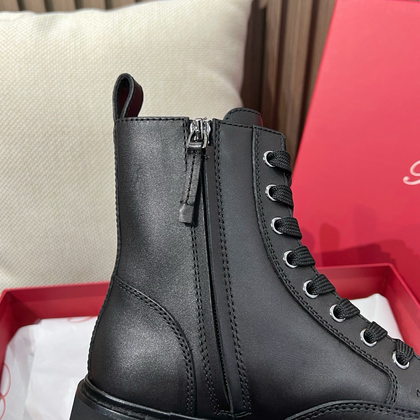 로저비비에 비브 레인저스 레더 부티 블랙