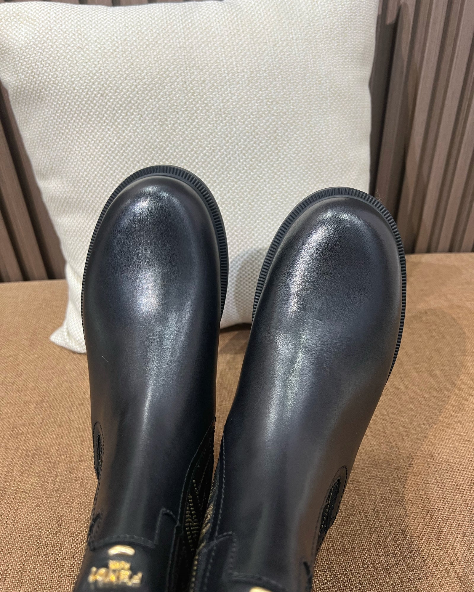 펜디 필로 레더 첼시 부츠