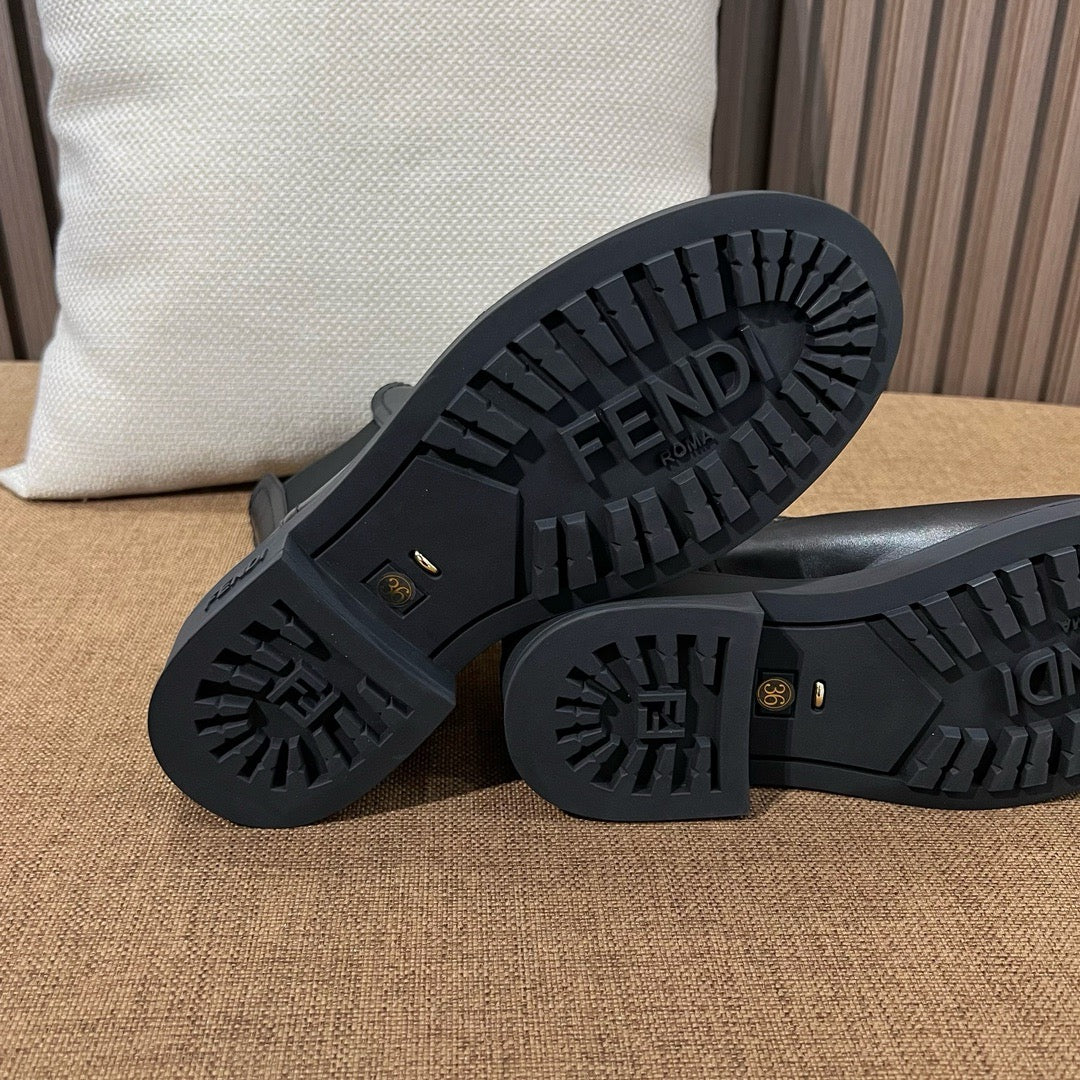 펜디 필로 블랙 가죽 바이커 부츠