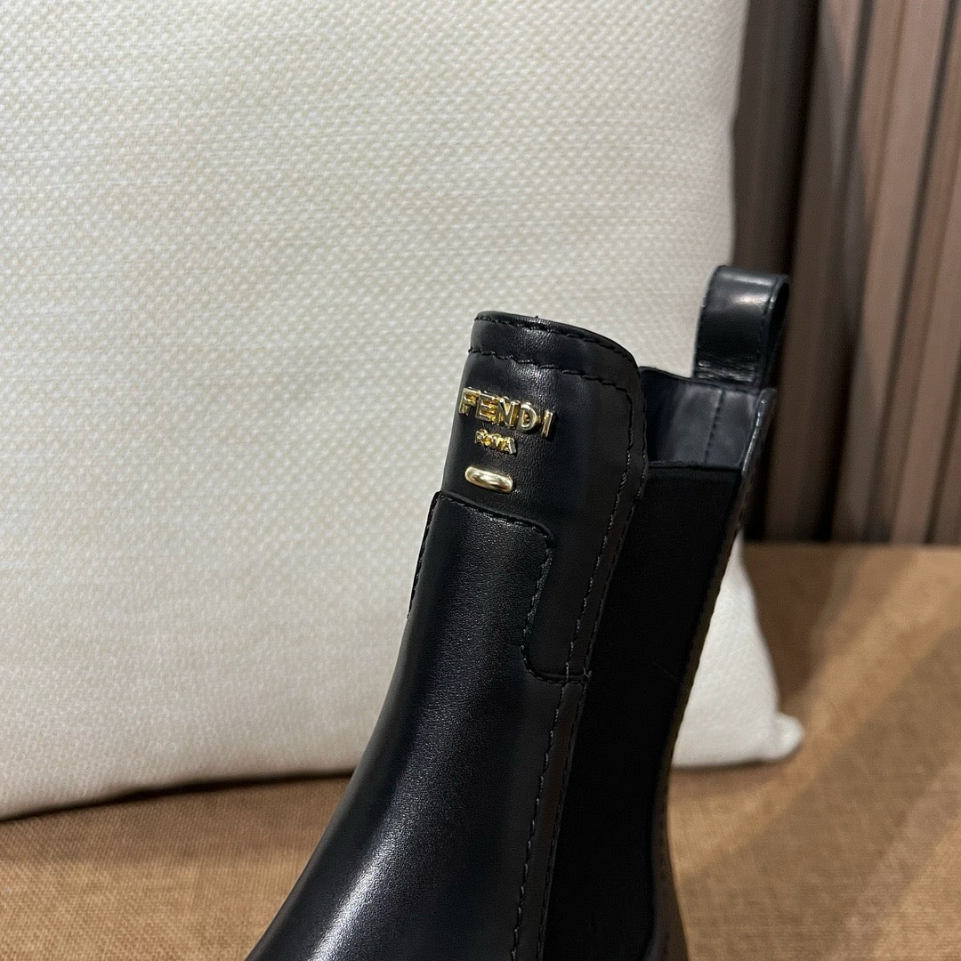 펜디 필로 블랙 가죽 바이커 부츠