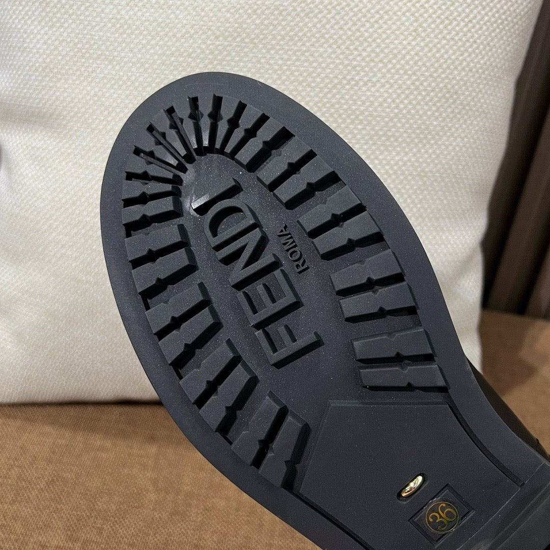 펜디 필로 블랙 가죽 바이커 부츠