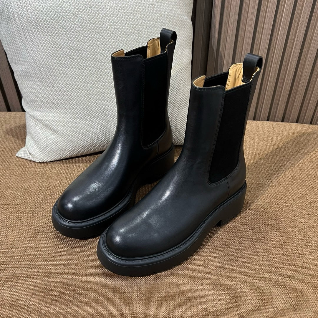 미우 미우 레더 부티 블랙