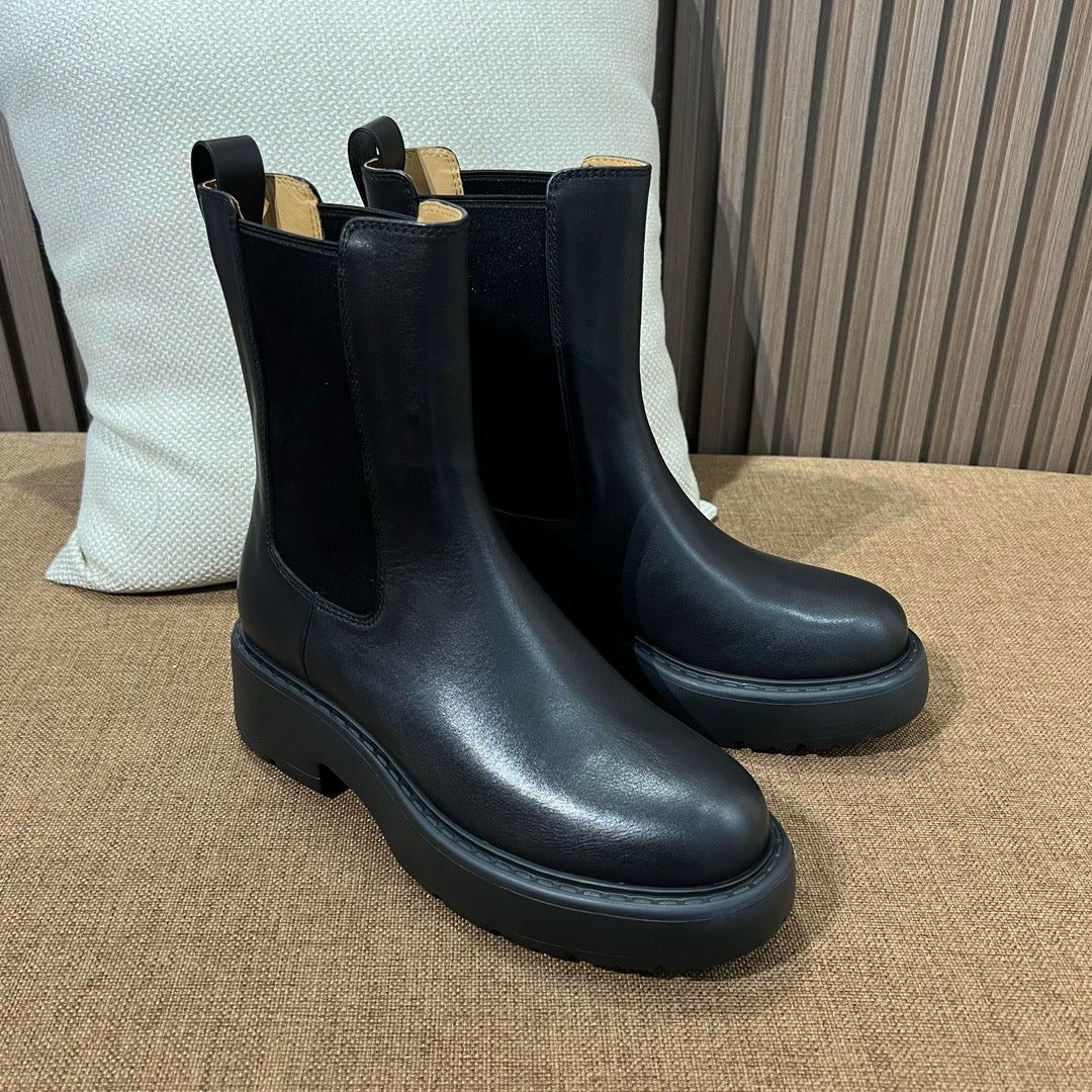 미우 미우 레더 부티 블랙