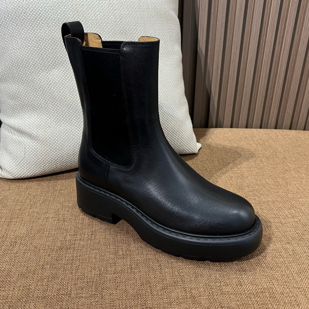 미우 미우 레더 부티 블랙