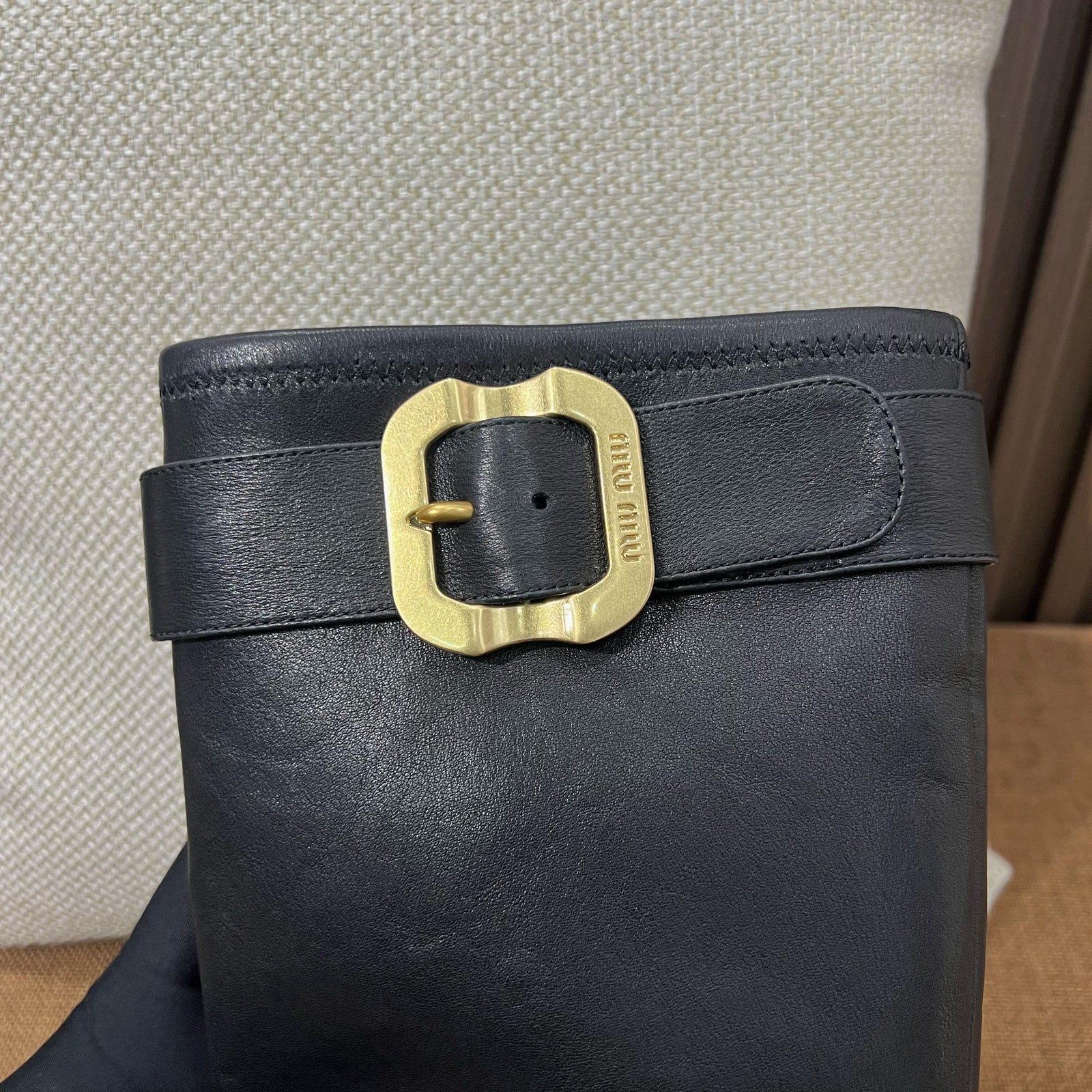 미우 미우 나파 레더 부츠 버클