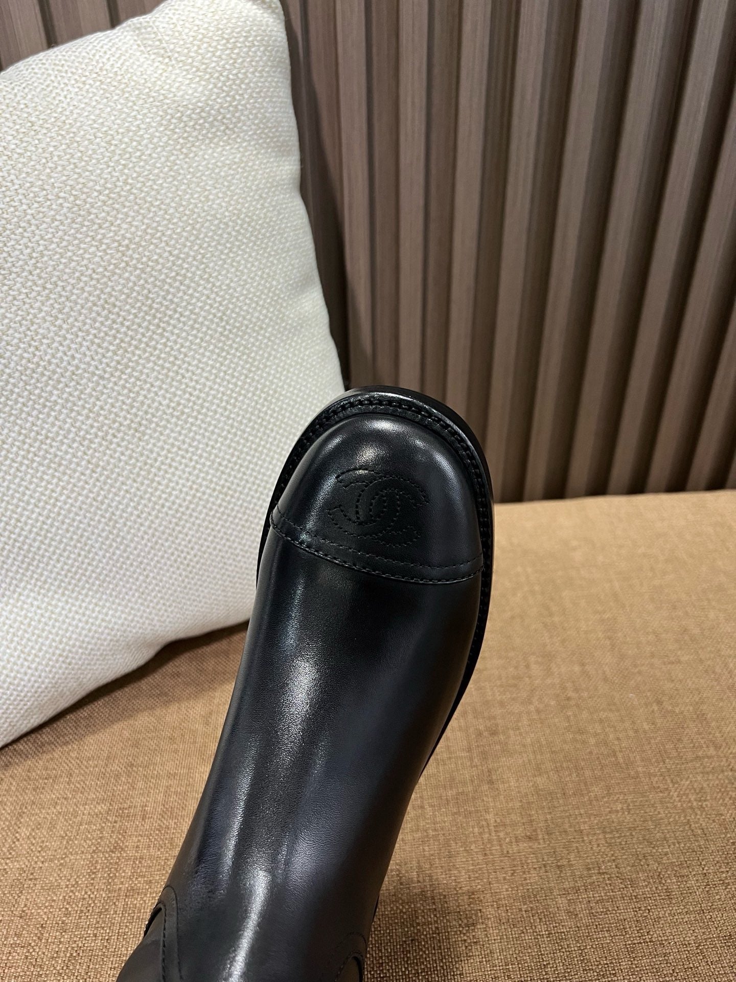 샤넬 하이 부츠 카프스킨 블랙