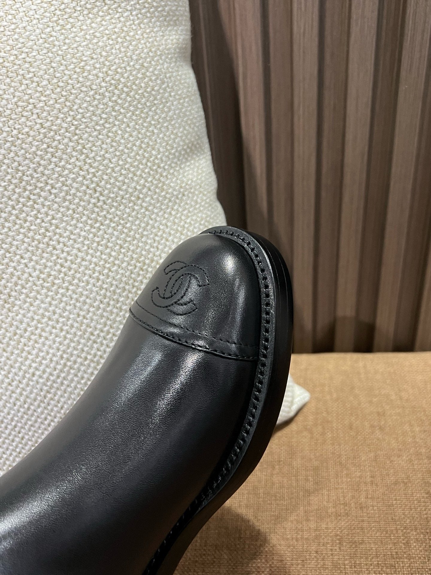 샤넬 하이 부츠 카프스킨 블랙