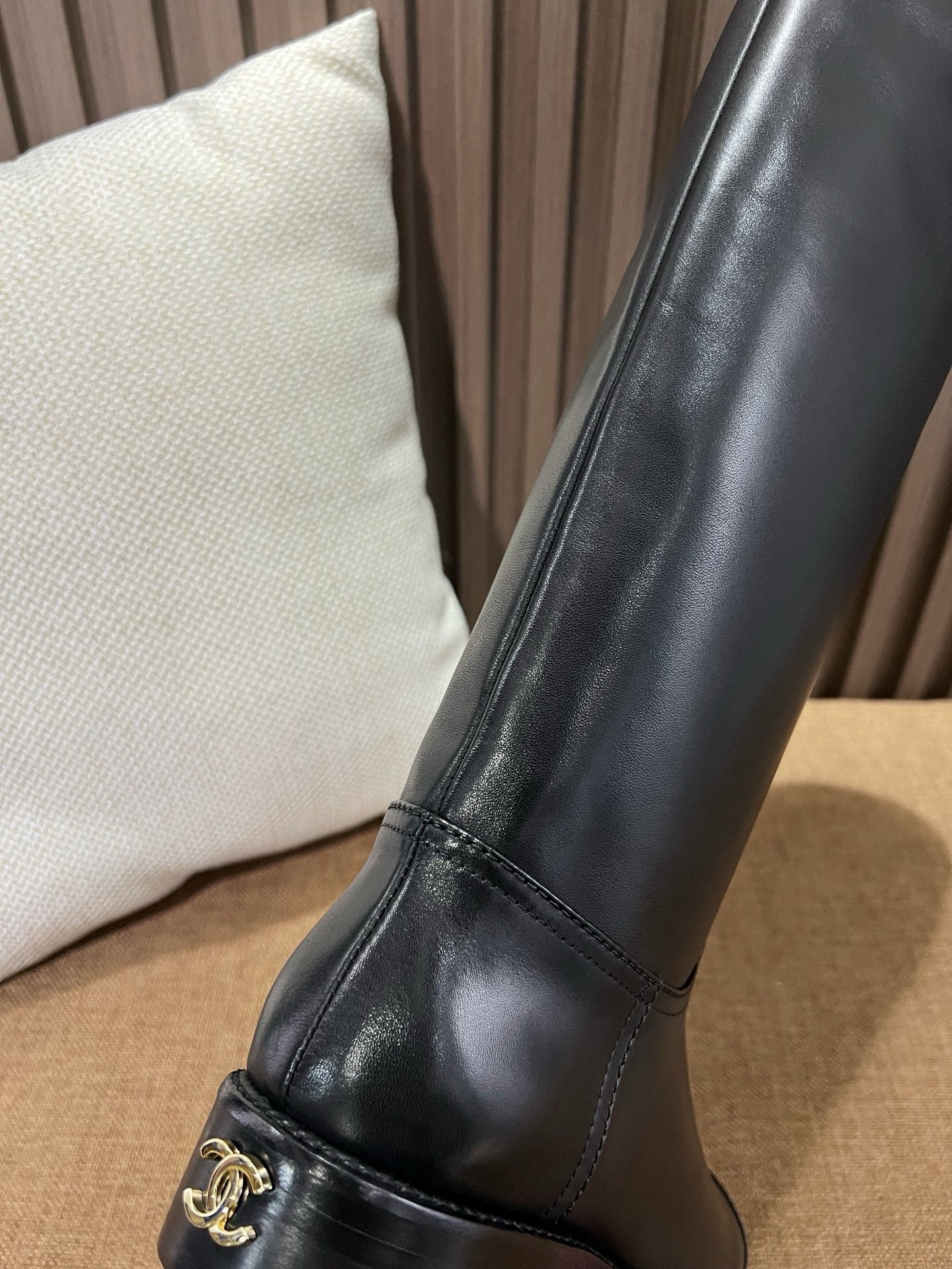 샤넬 하이 부츠 카프스킨 블랙