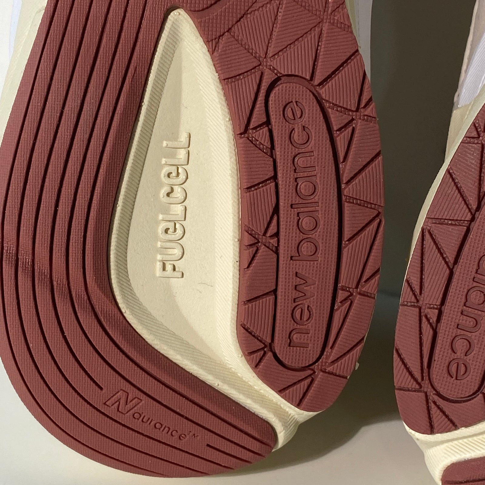 국내) 뉴발란스 X 로로피아나 37