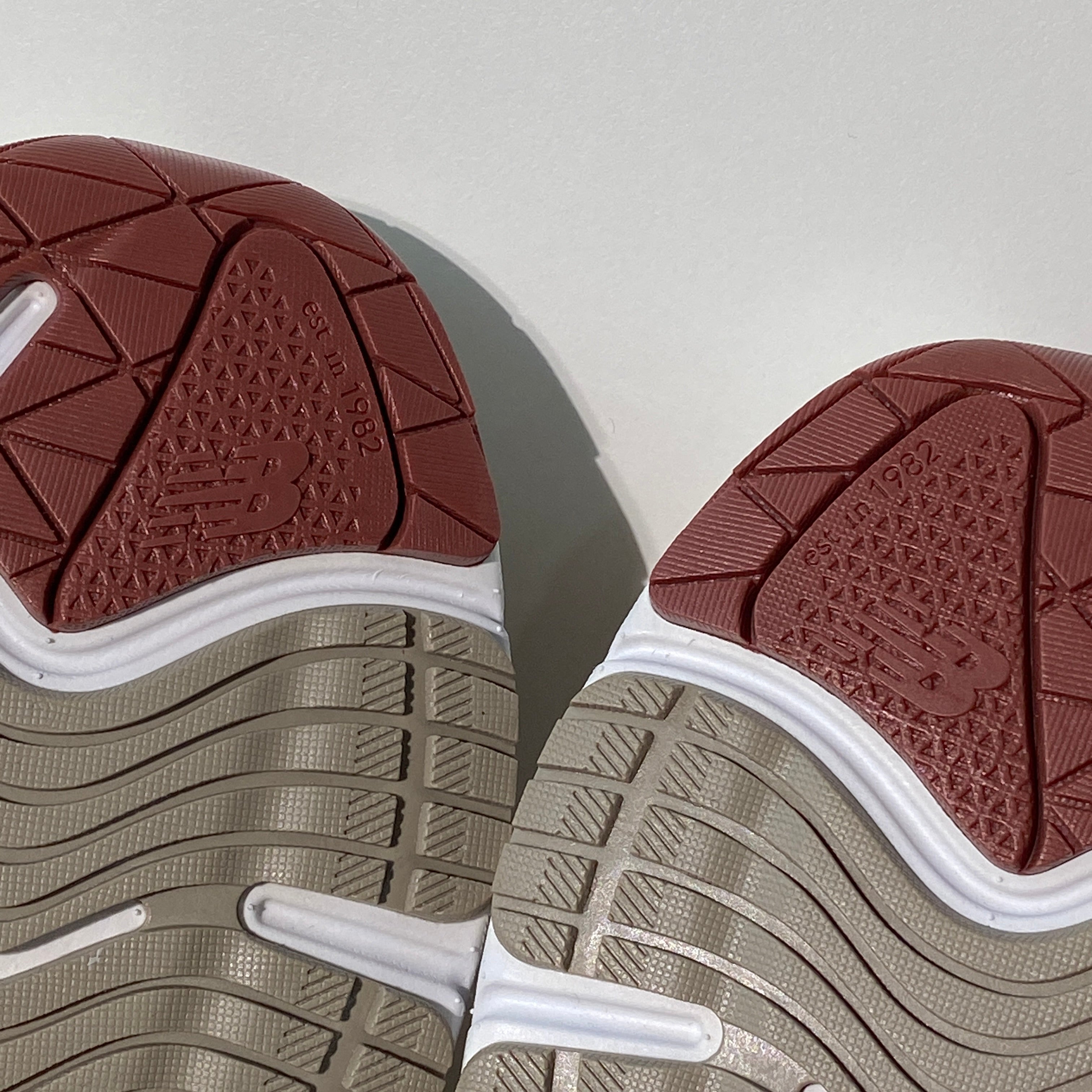 국내) 뉴발란스 X 로로피아나 37