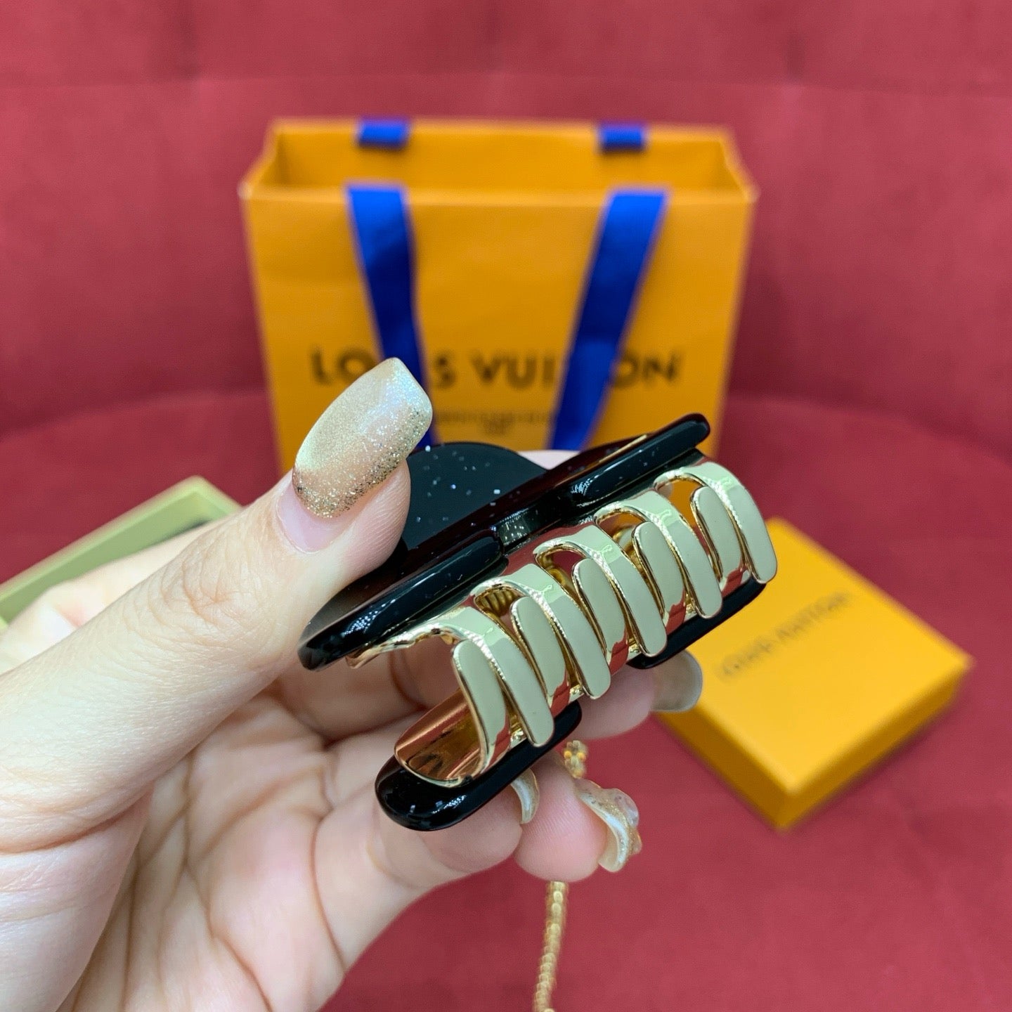 루이비통 헤어 클립 백 참 1