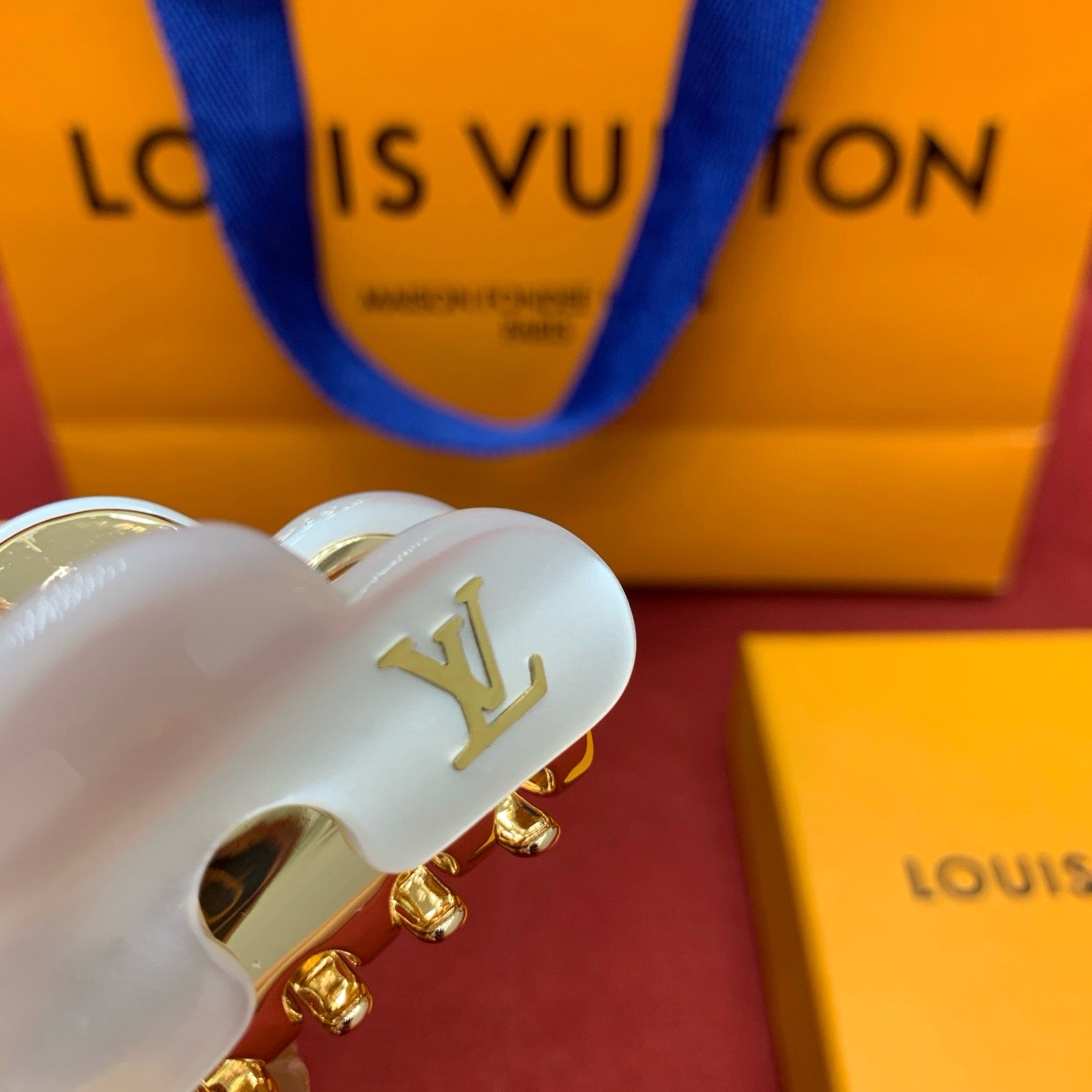 루이비통 헤어 클립 백 참 3