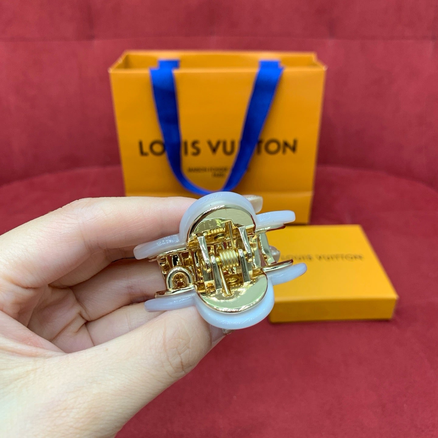 루이비통 헤어 클립 백 참 3