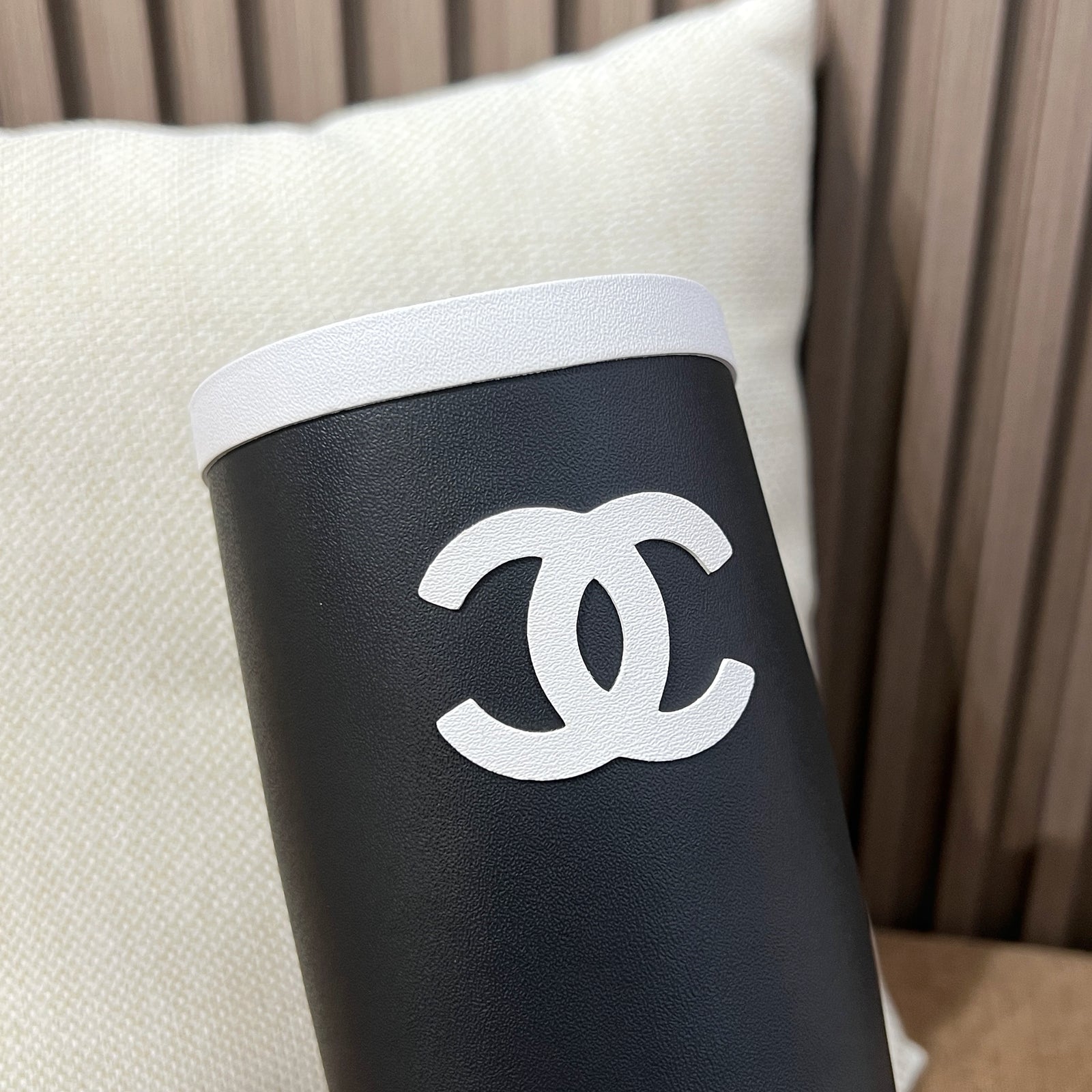 샤넬 CC 로고 블랙 앤 화이트 뉴 러버 레인 부츠