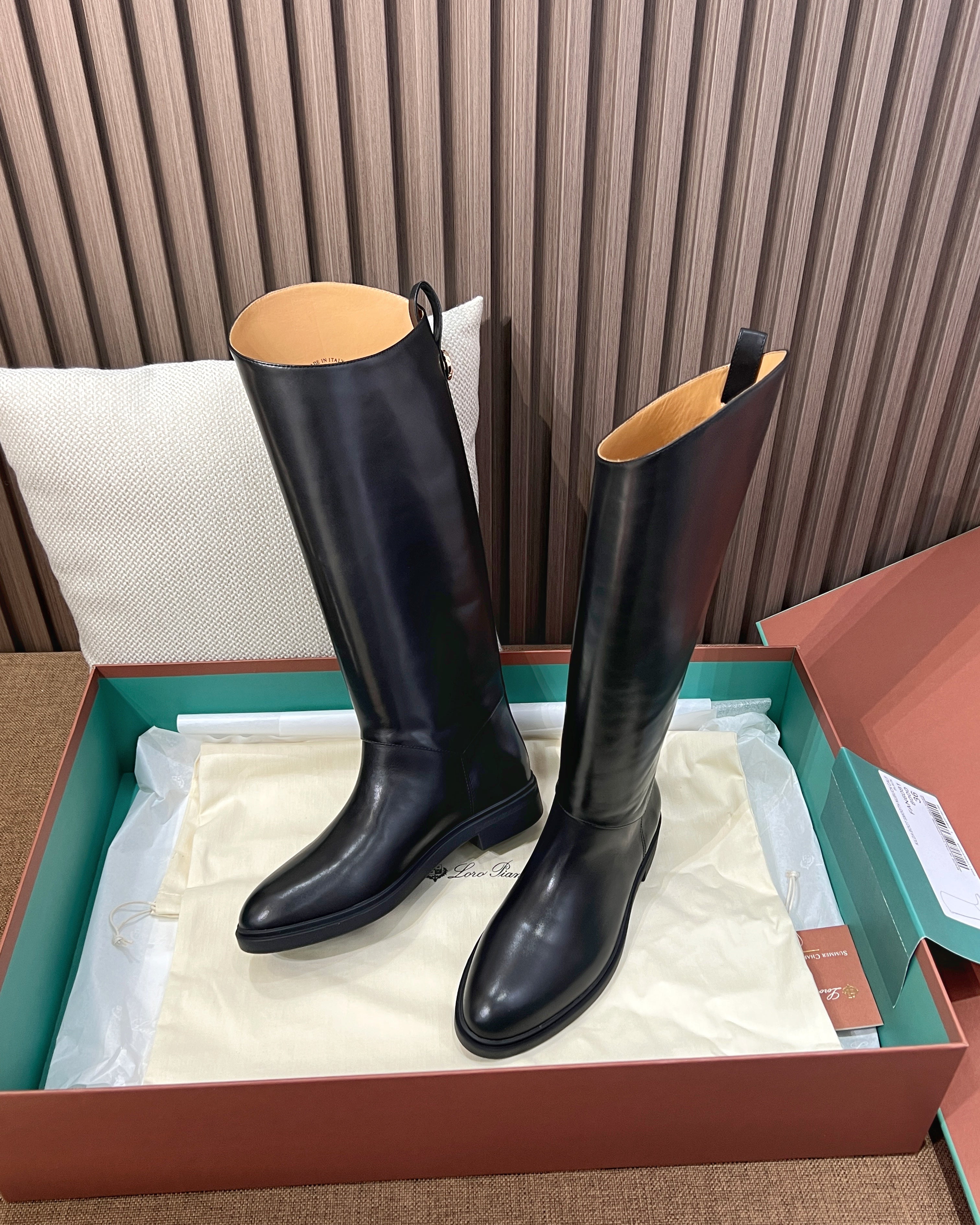 로로피아나 킬다 부츠 카프스킨