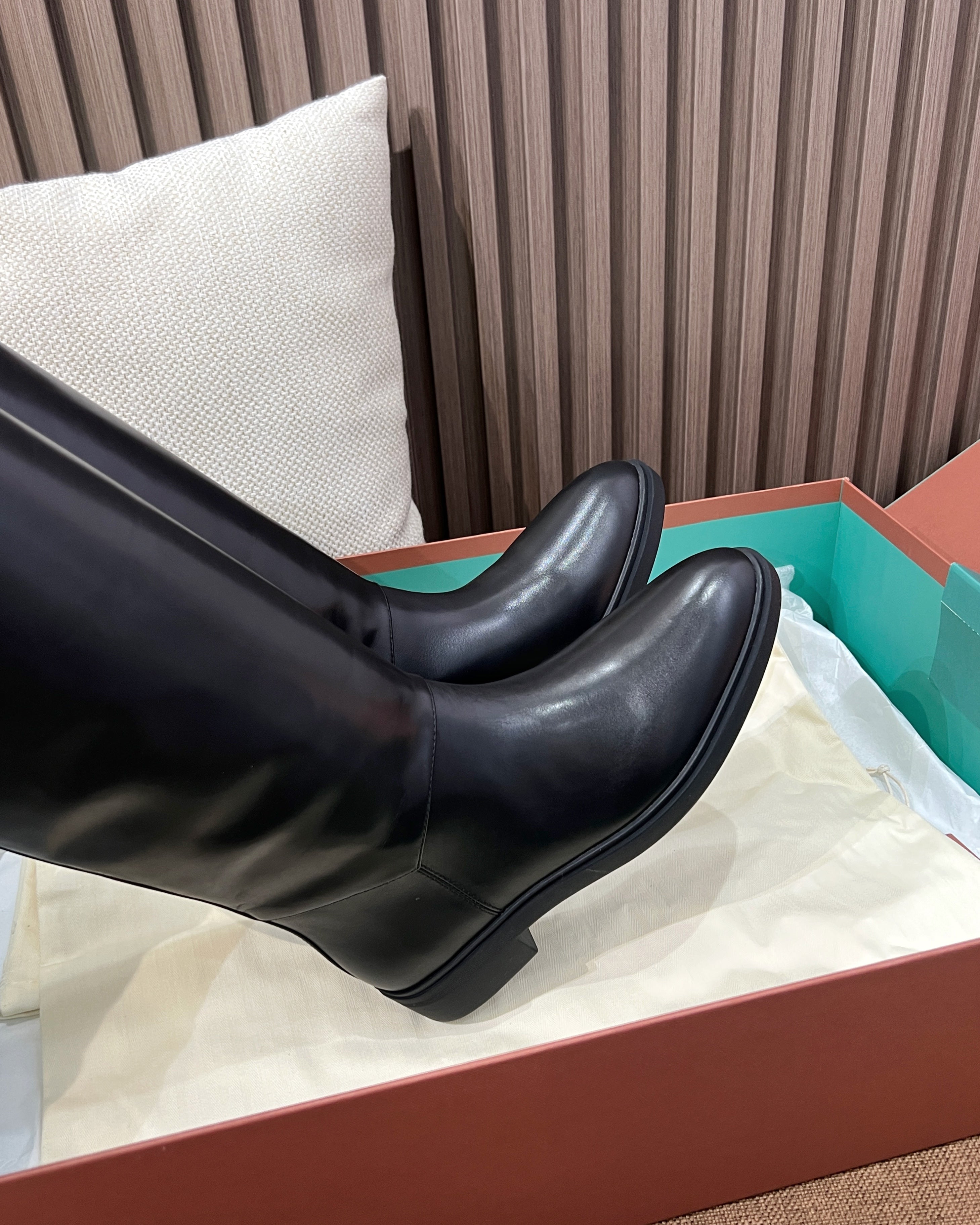 로로피아나 킬다 부츠 카프스킨