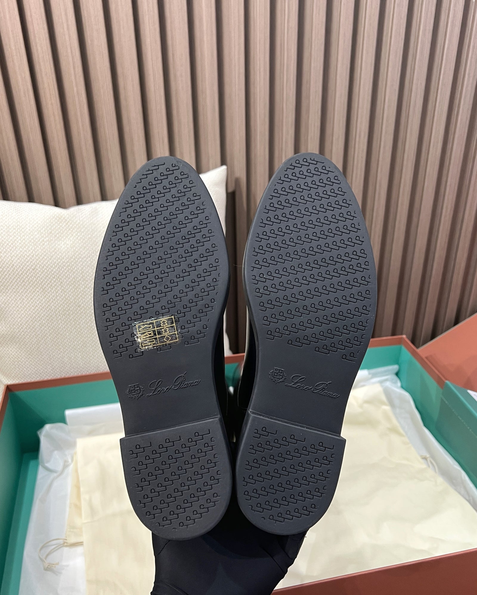 로로피아나 킬다 부츠 카프스킨