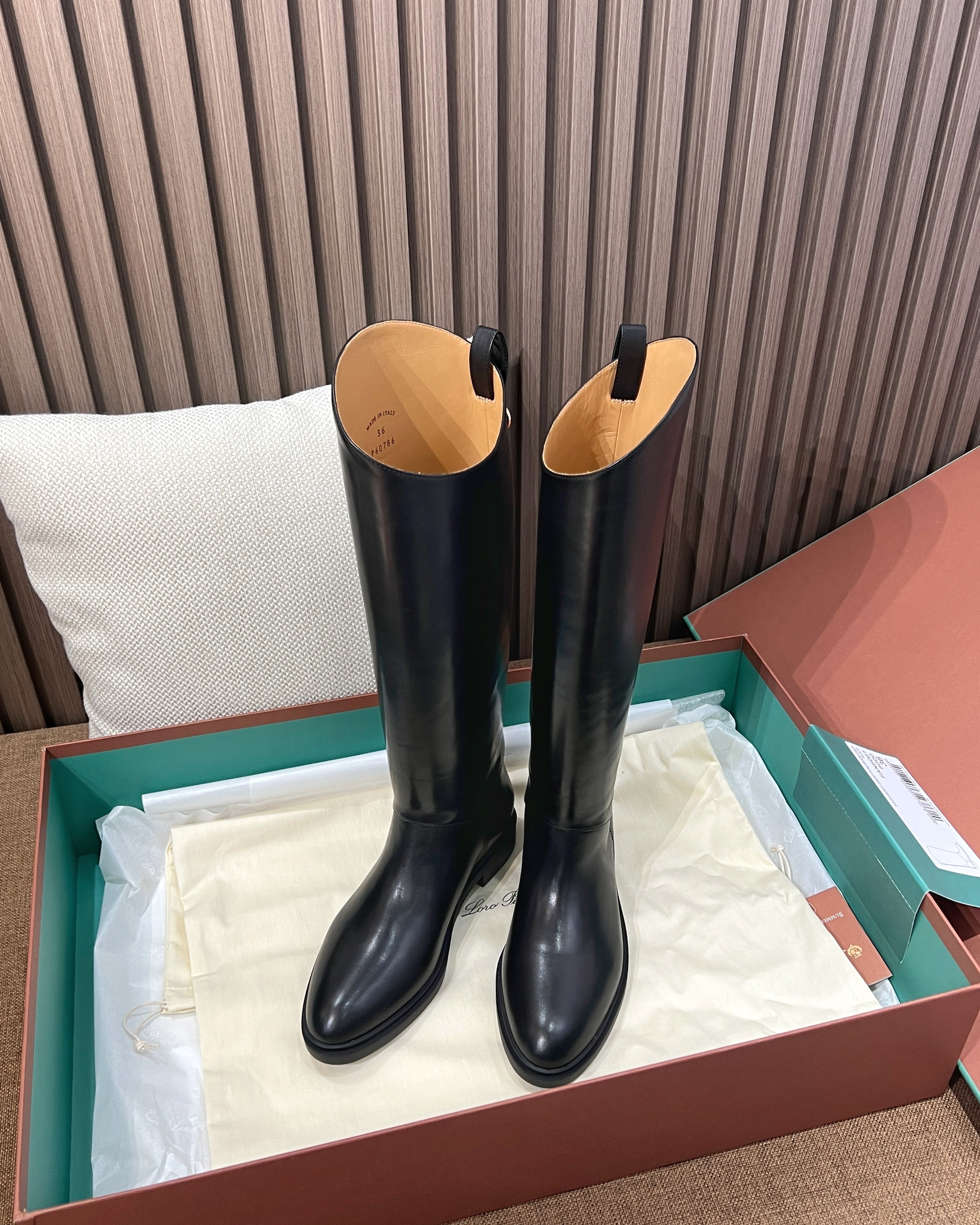 로로피아나 킬다 부츠 카프스킨