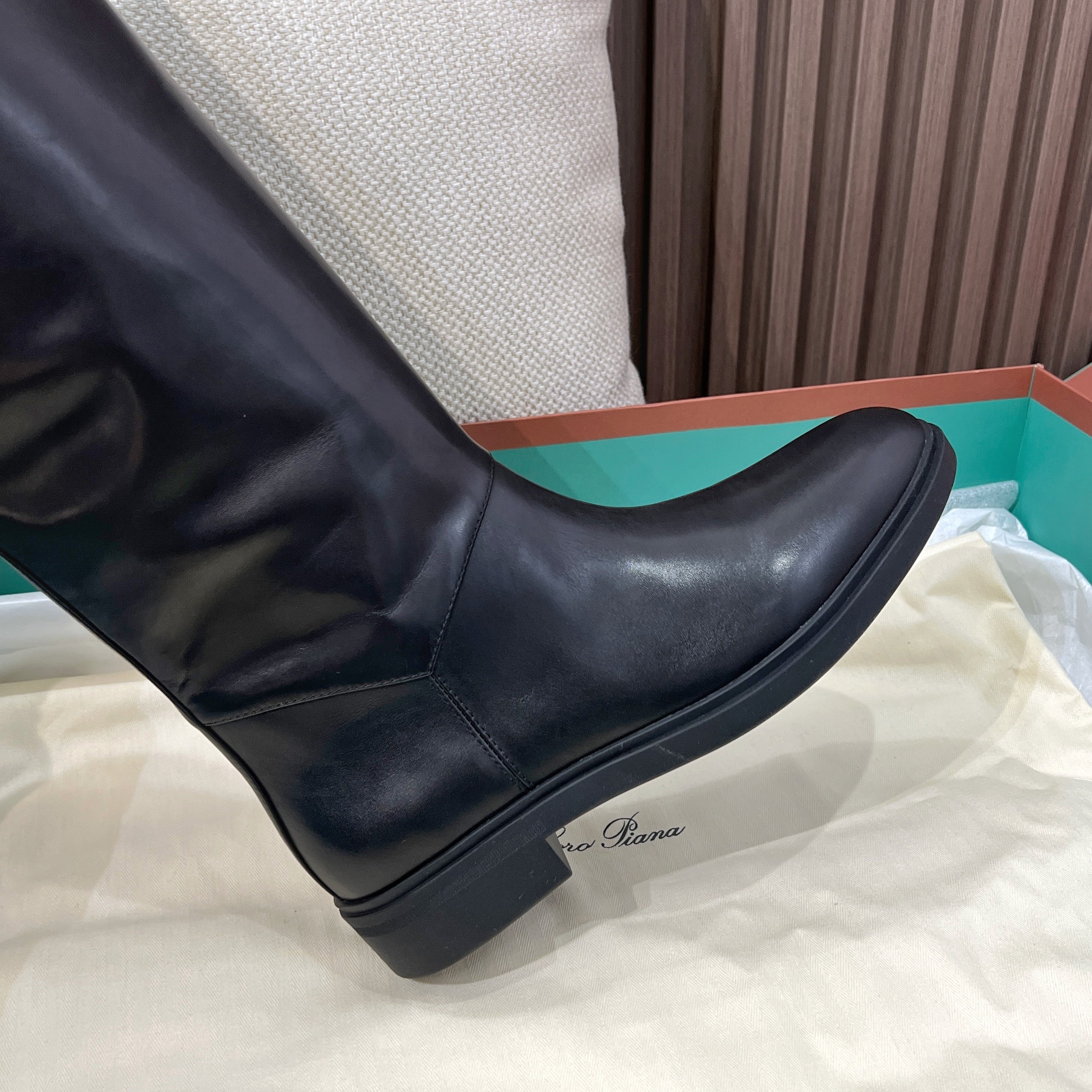 로로피아나 킬다 부츠 카프스킨