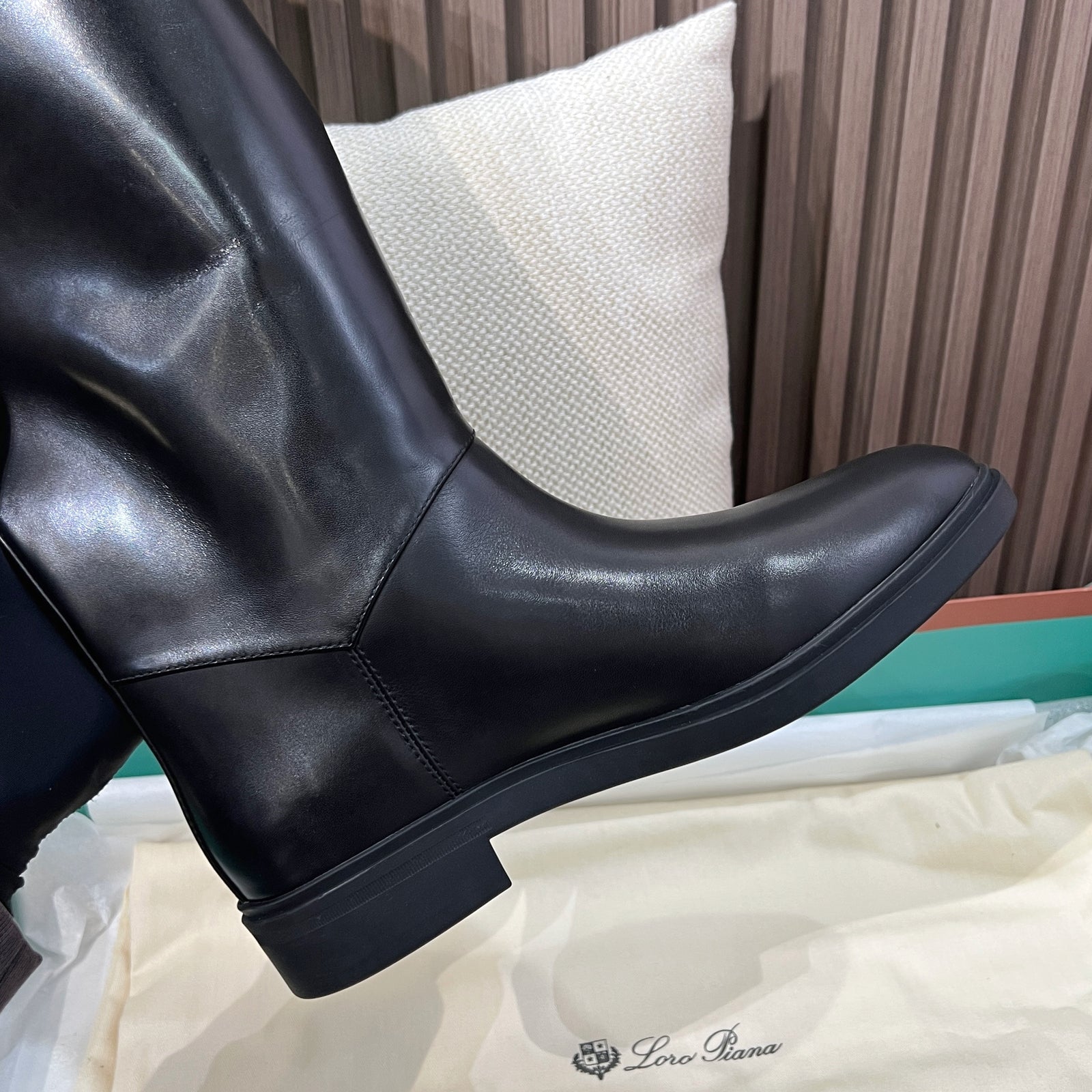 로로피아나 킬다 부츠 카프스킨