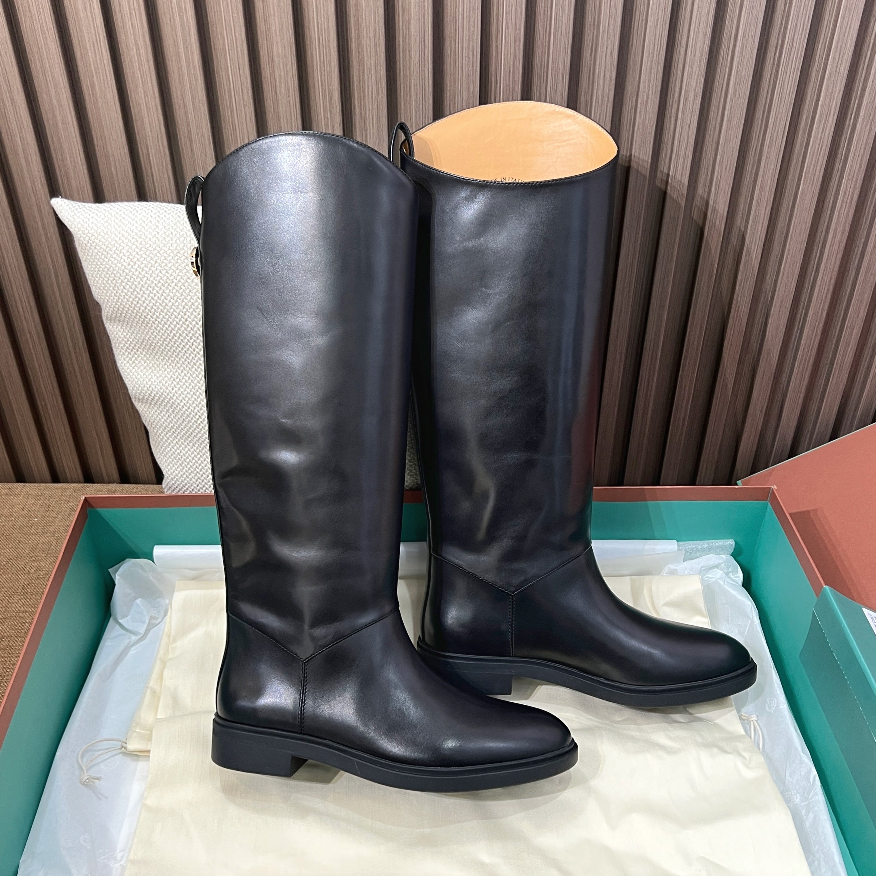 로로피아나 킬다 부츠 카프스킨