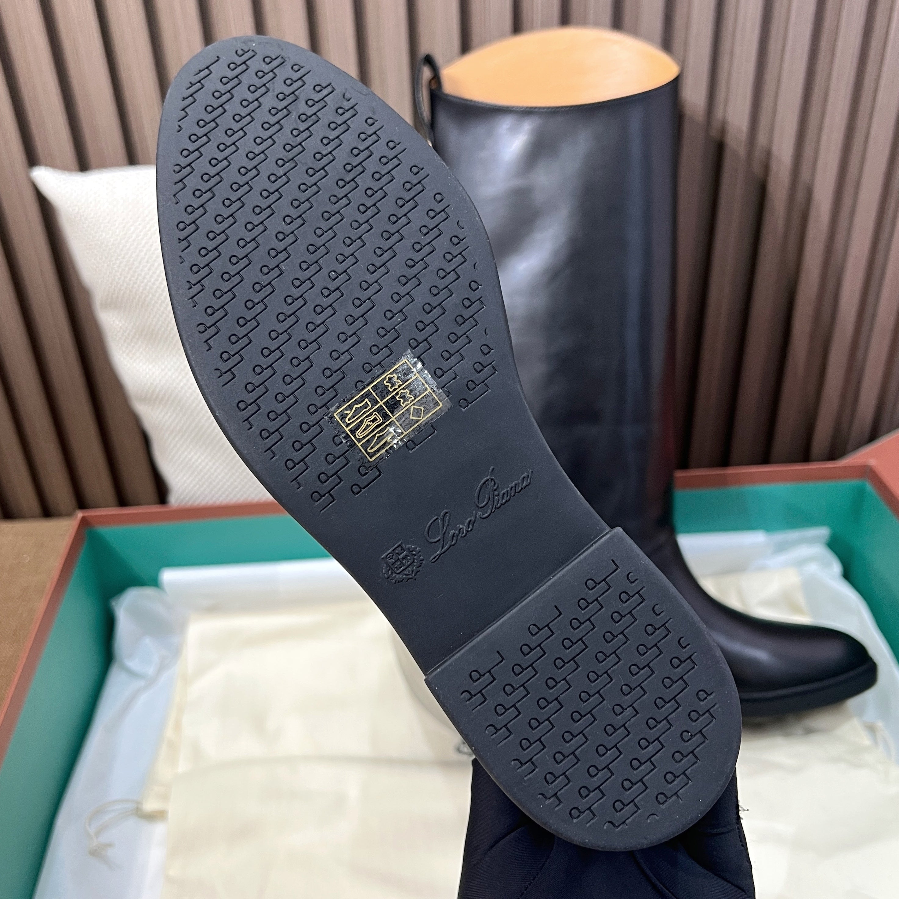 로로피아나 킬다 부츠 카프스킨