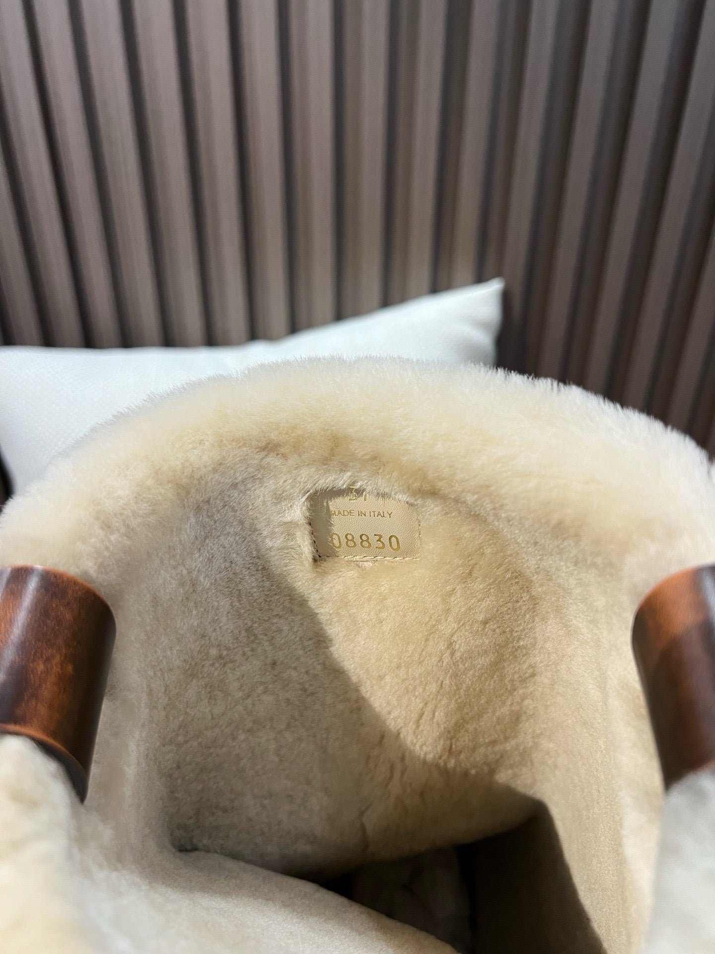 미우미우 시어링 가죽 롱 부츠 시에나