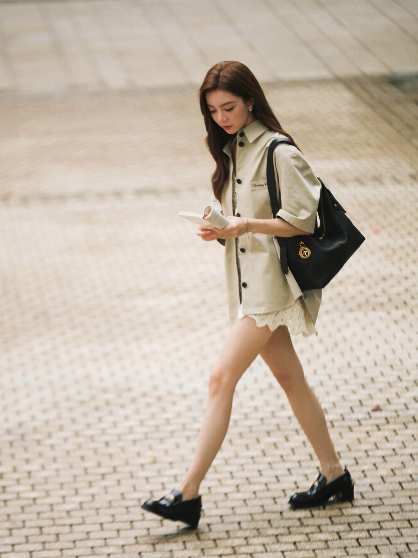 디올 보야주 백 플랫 매크로 까나쥬 그레인드 카프스킨 미디움