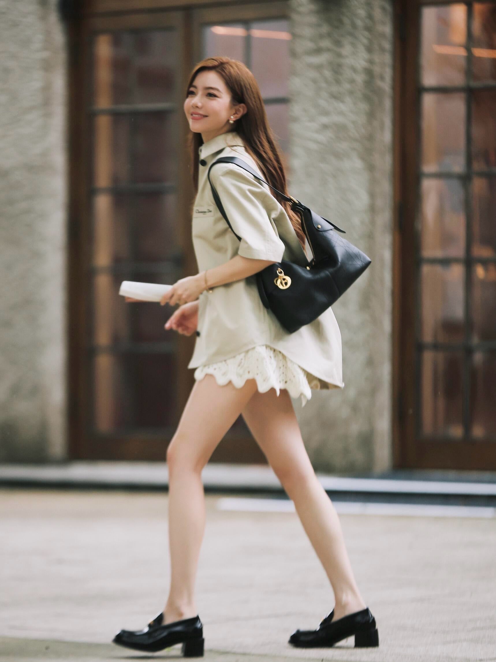 디올 보야주 백 플랫 매크로 까나쥬 그레인드 카프스킨 미디움