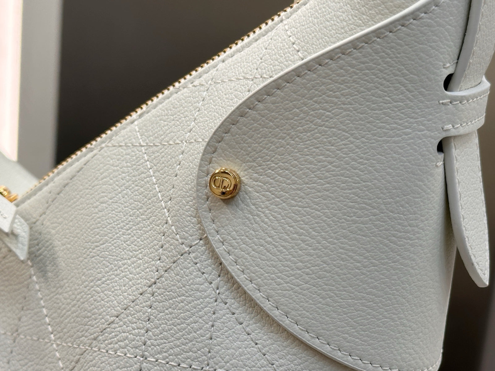 디올 보야주 백 플랫 매크로 까나쥬 그레인드 카프스킨 미디움