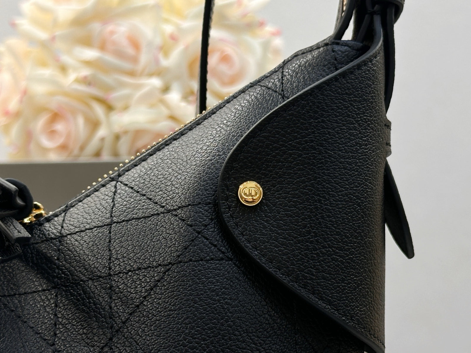 디올 보야주 백 플랫 매크로 까나쥬 그레인드 카프스킨 스몰