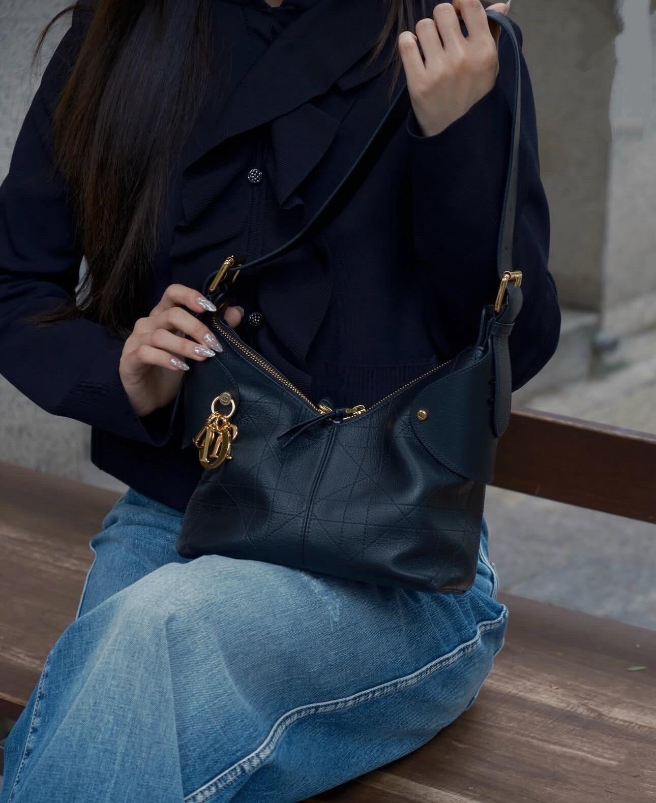 디올 보야주 백 플랫 매크로 까나쥬 그레인드 카프스킨 스몰