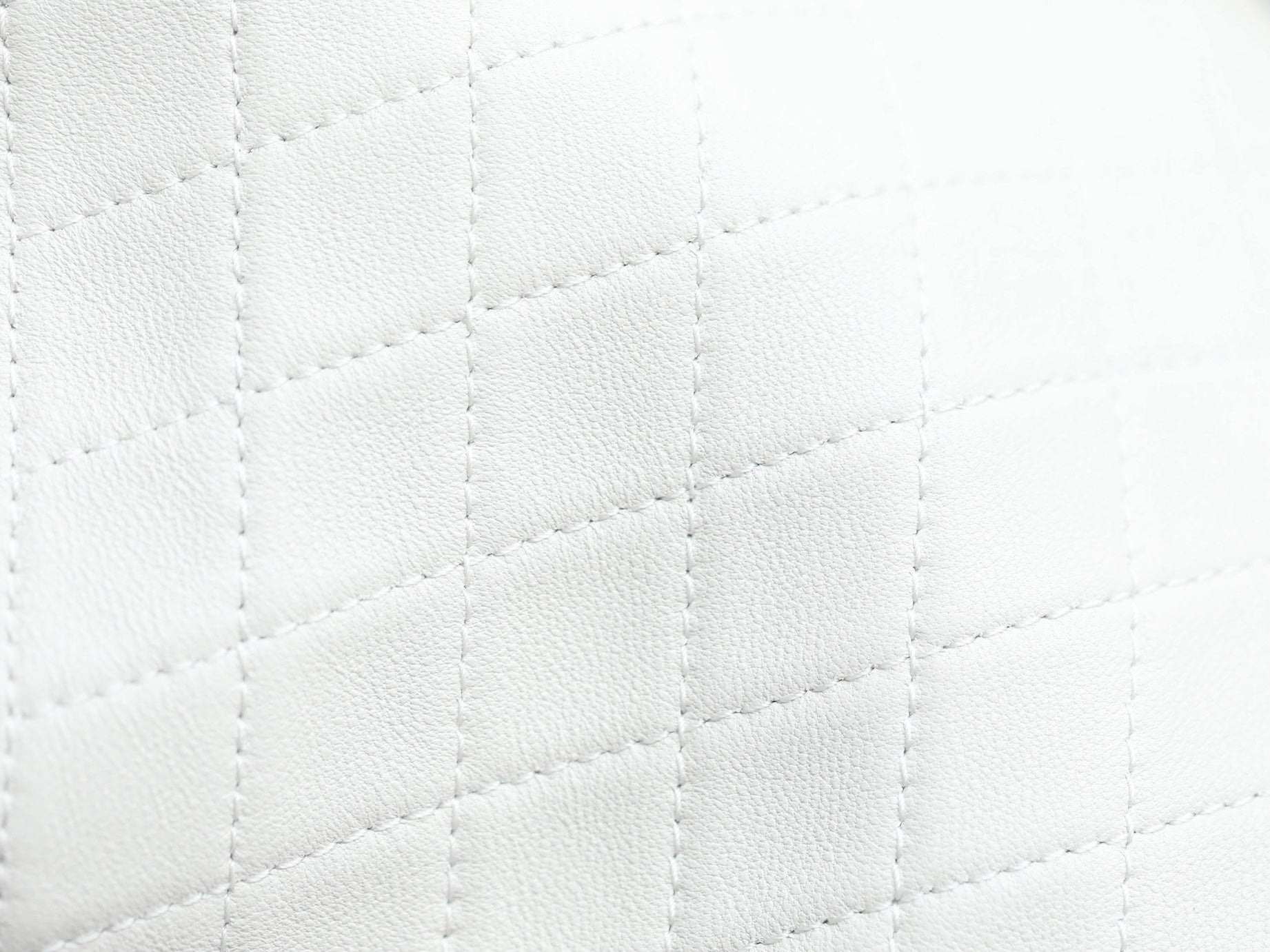 생로랑 카산드라 버킷백 램스킨