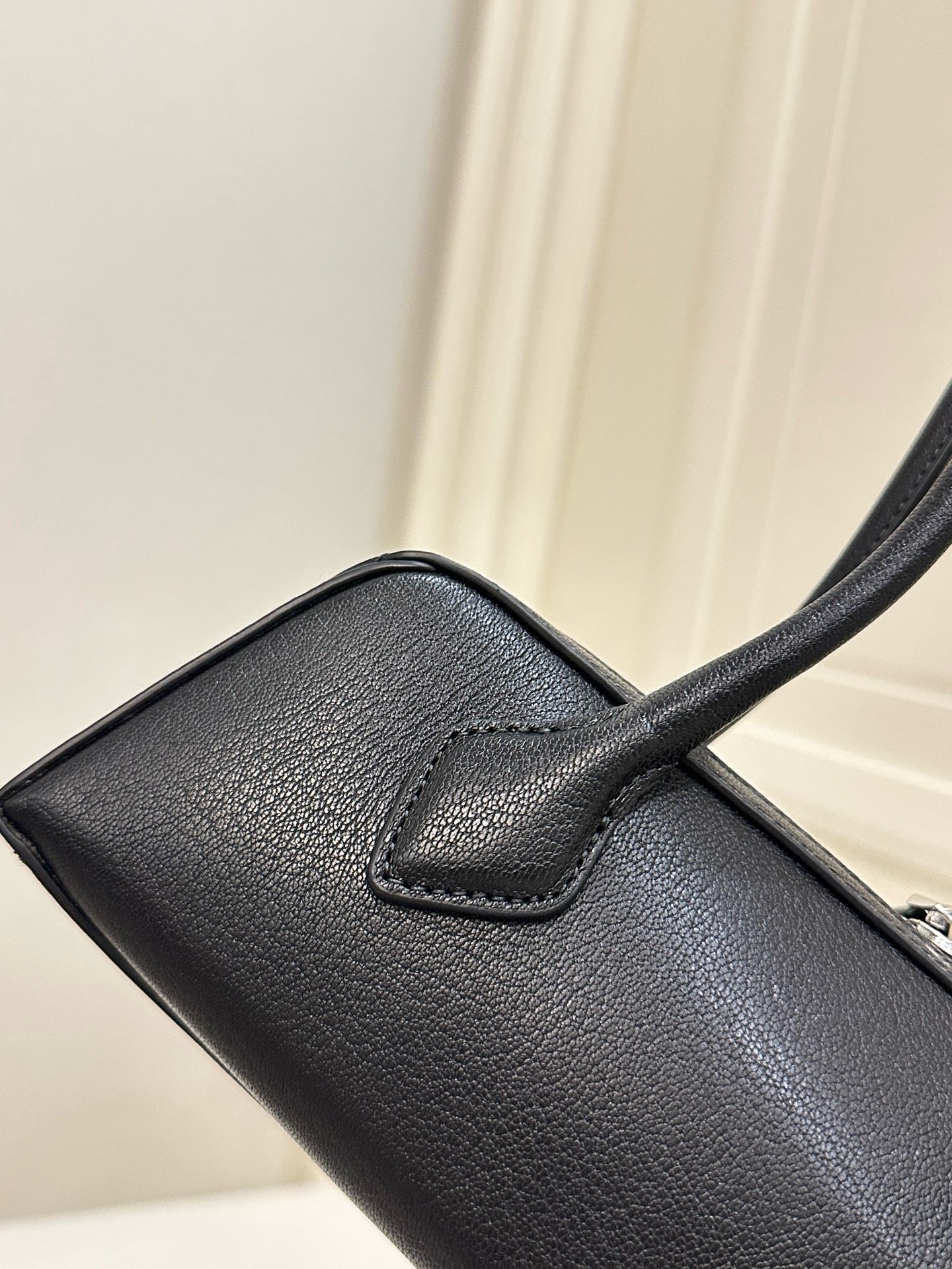 알라이아 LE TECKEL 가죽 스몰 백