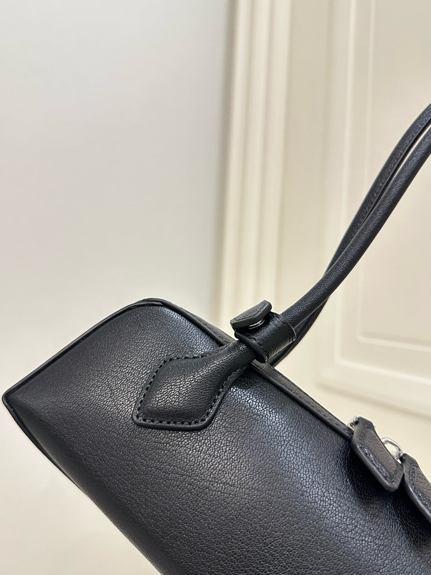 알라이아 LE TECKEL 가죽 스몰 백